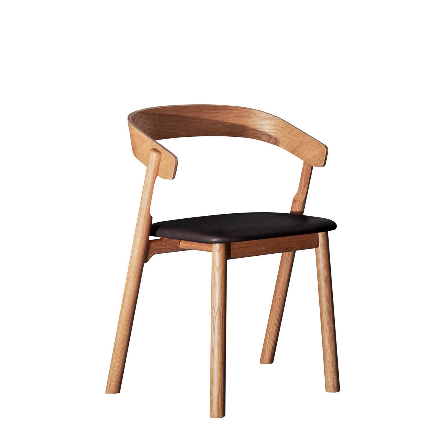 Nude dining chair with Harri Koskinen.
The Nude chair was originally tailored for one of Finland’s most prolific chef and restauranteur Pekka Terävä's 