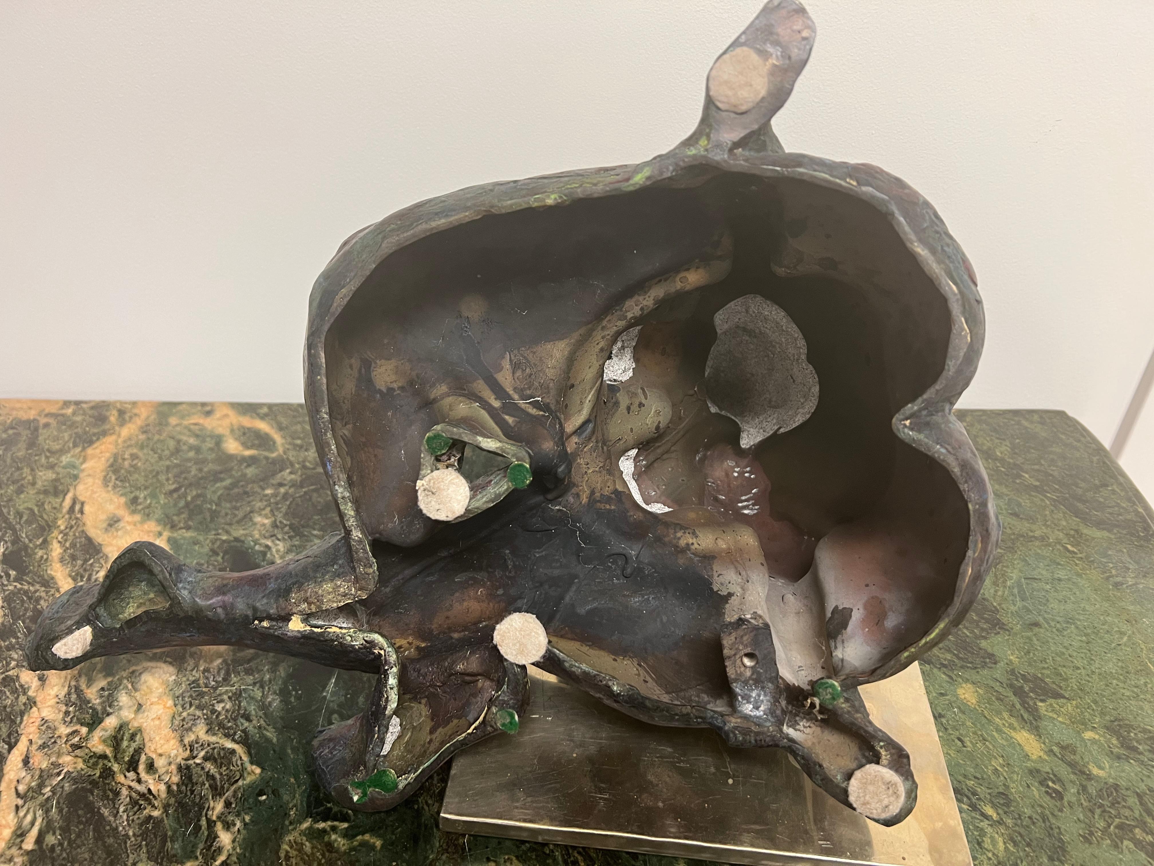 Scultura in bronzo di James Patrick Maher: Donna nuda seduta in vendita 8