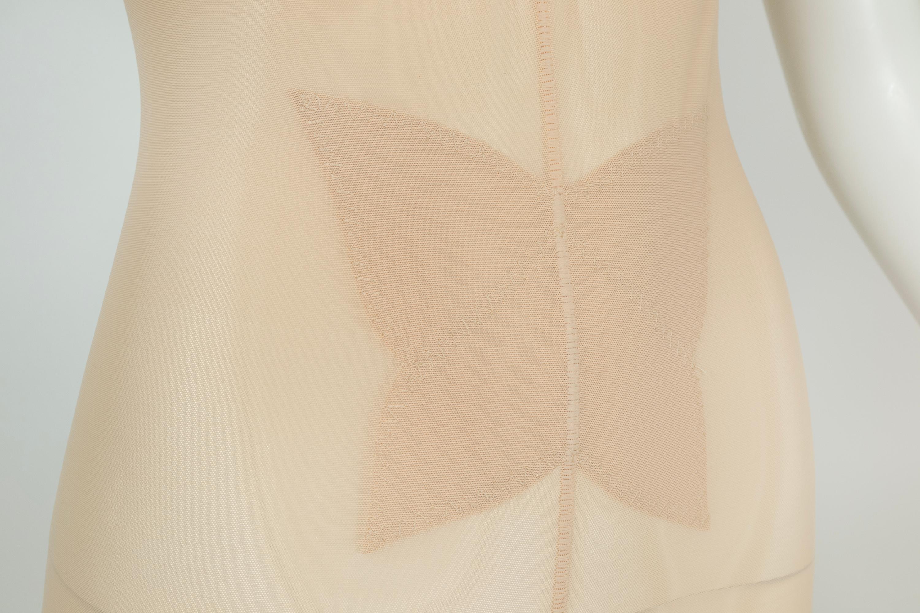 Nude Soft Full Girdle con reggiseno a cono Bullet e controllo della pancia - 34 C (Petite), 1950s in vendita 6