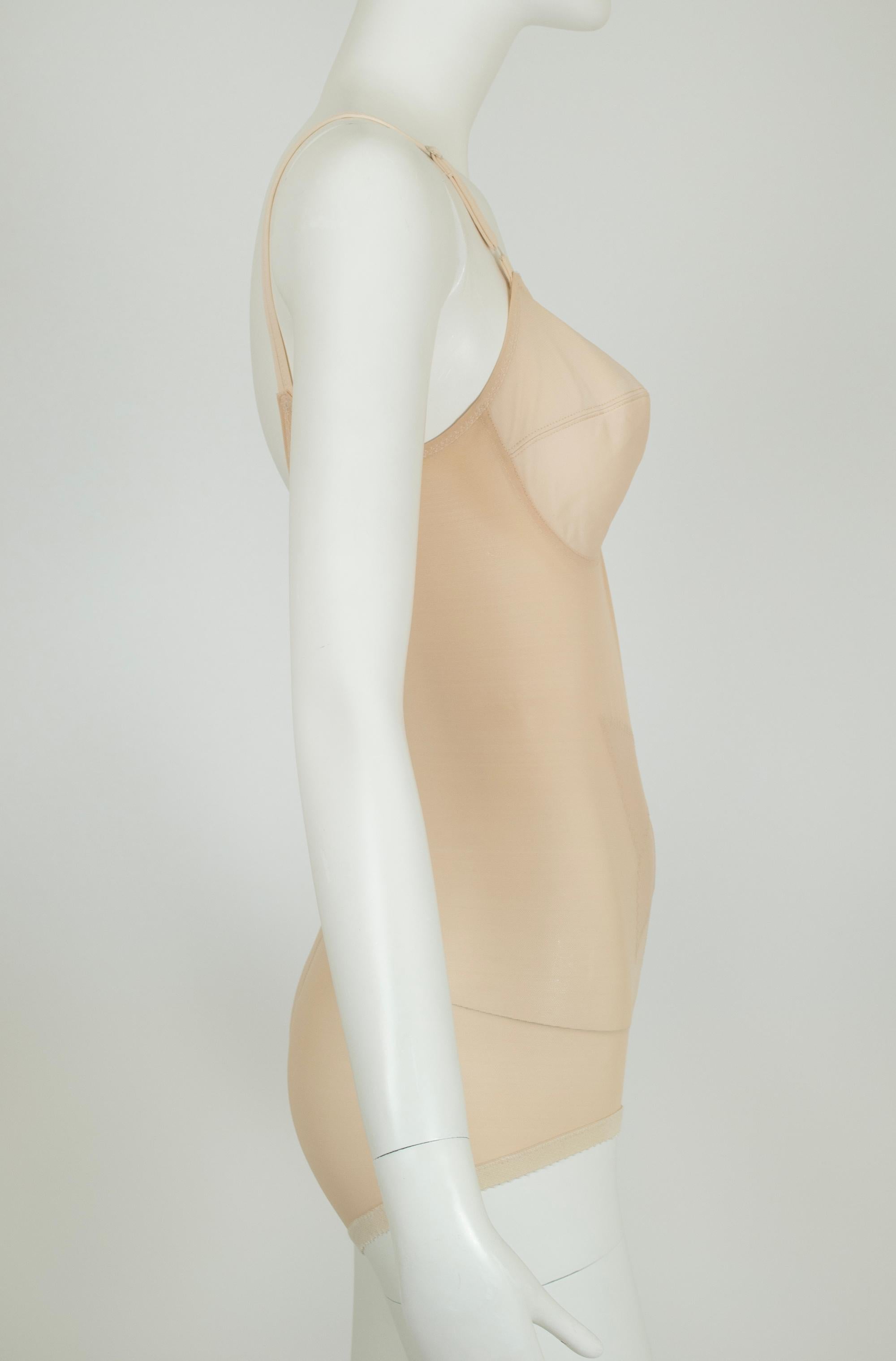 Beige Nude Soft Full Girdle con reggiseno a cono Bullet e controllo della pancia - 34 C (Petite), 1950s in vendita