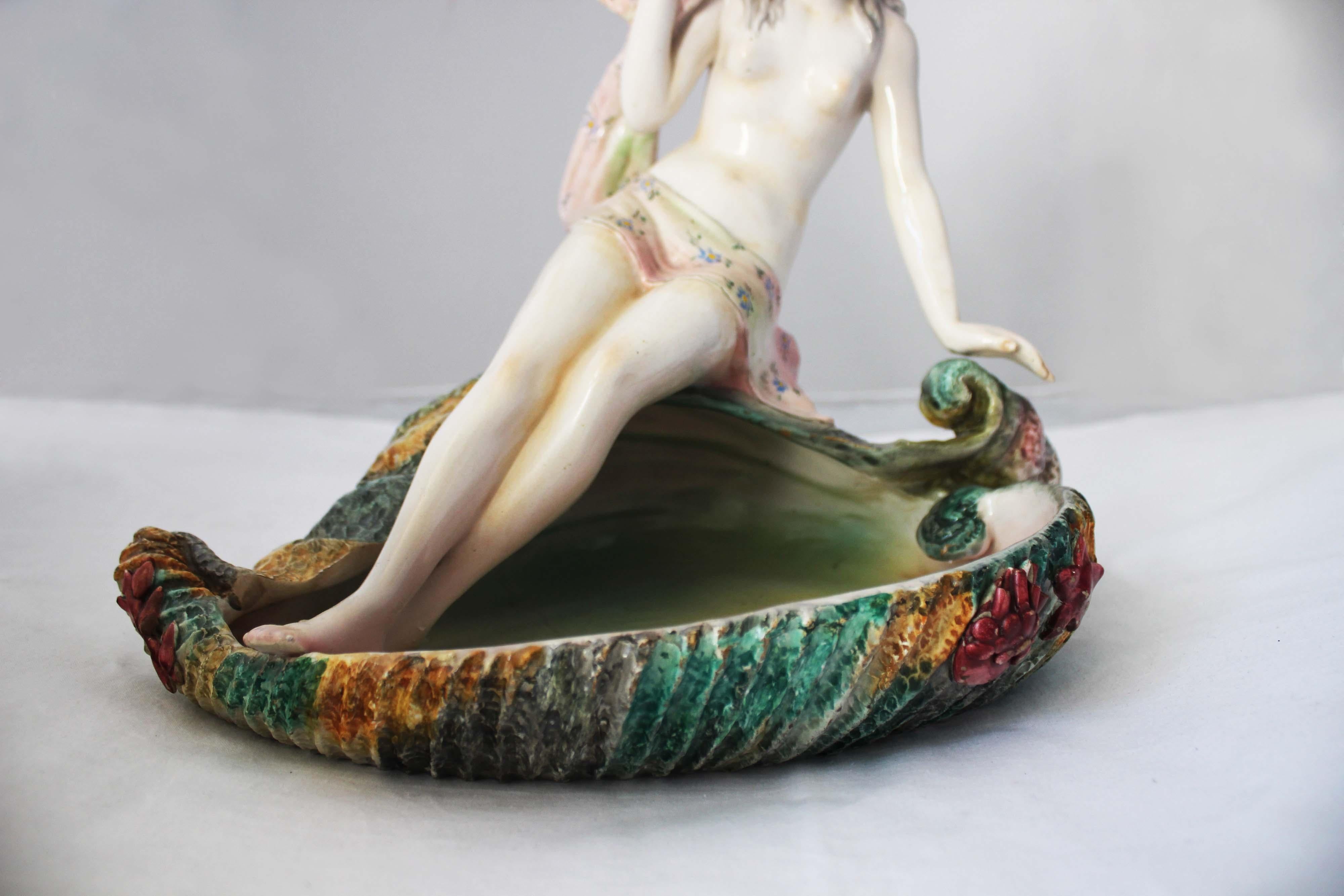 Statuetta di nudo di Olimpia, anni '40.

L'imballaggio con pluriball e scatole di cartone è incluso. Se è necessario un imballaggio in legno (casse o scatole) per la spedizione negli Stati Uniti e all'estero, è richiesto un costo separato (sarà