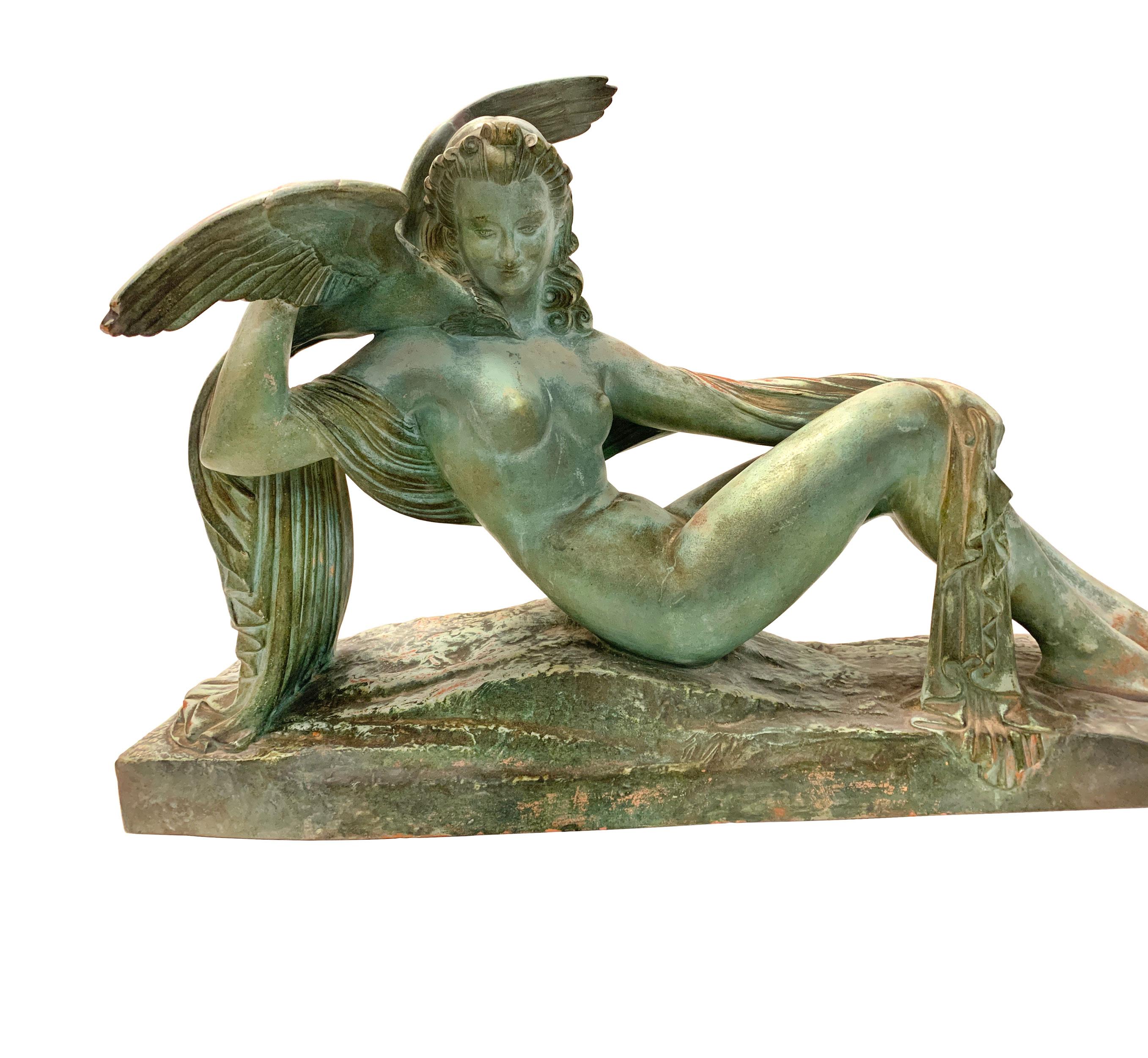 Fait main « Nu avec oiseau du paradis », sculpture figurative Art déco de D.H. Chiparus en vente