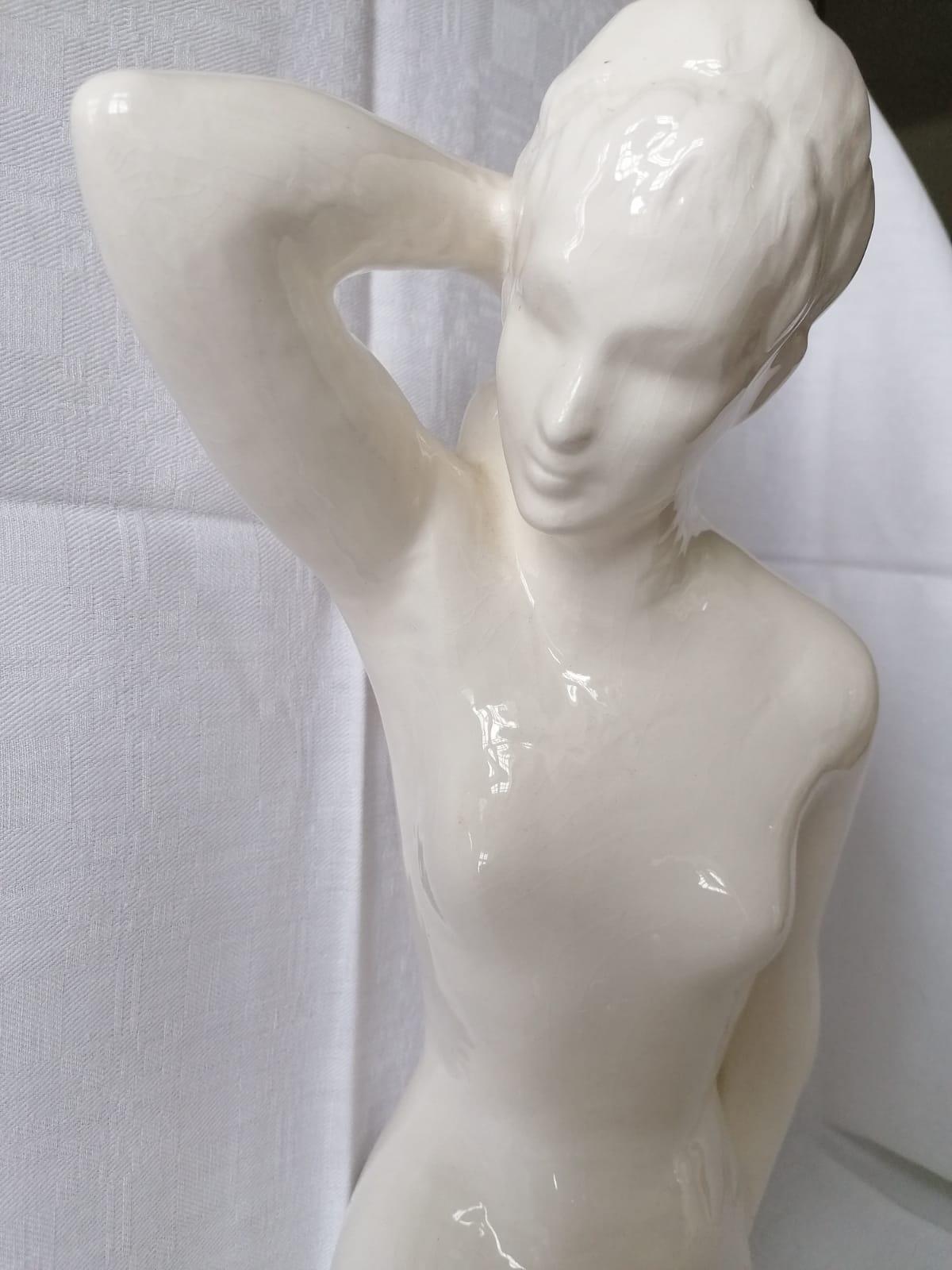 Art déco Sculpture de femme nue:: Jihokera:: années 1940 en vente