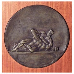 Rare plaque en relief Art Déco en bronze ancien « Nude Wrestlers » de Joe Brown