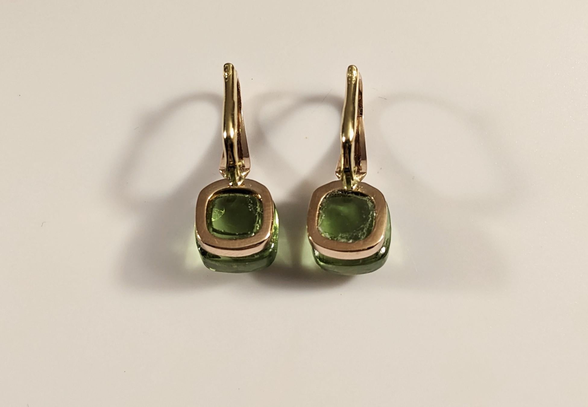 Nudo-Ohrringe aus 18 Karat Roségold, Diamanten und Peridot (Zeitgenössisch) im Angebot