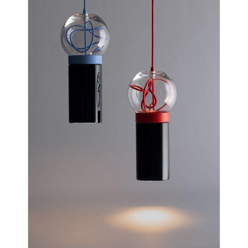 Nudo pendant light by Lina Rincon
Dimensions: 40 x 25 x 25 cm
Materials: Blown Glass, Brass

All our lamps can be wired according to each country. If sold to the USA it will be wired for the USA for instance.

Colors and dimensions may