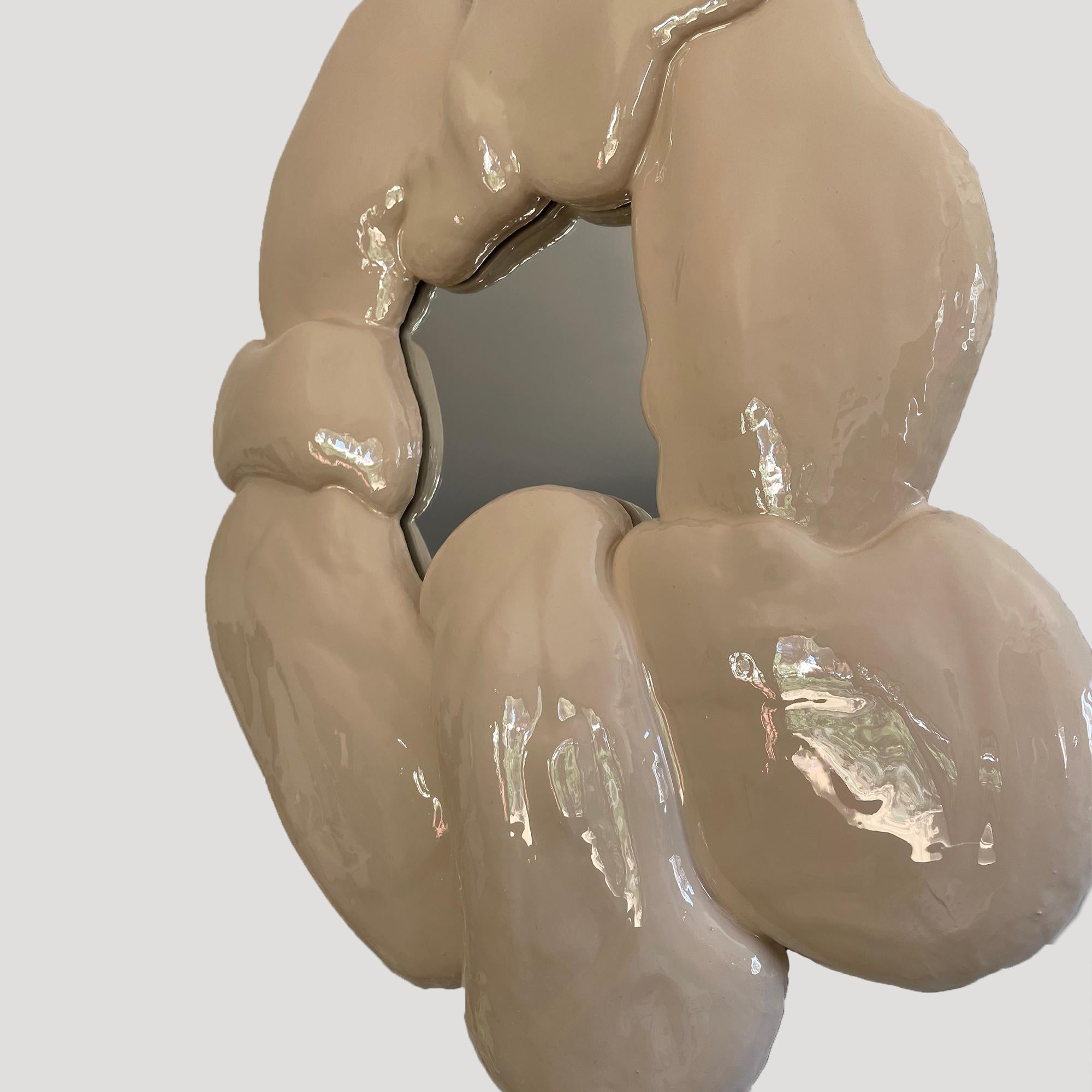 Organique Miroirs Nue, plâtre, résine, 2024 en vente