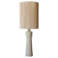 Lámpara de mesa Nueé de cerámica blanca crema mate by Grès Éditions