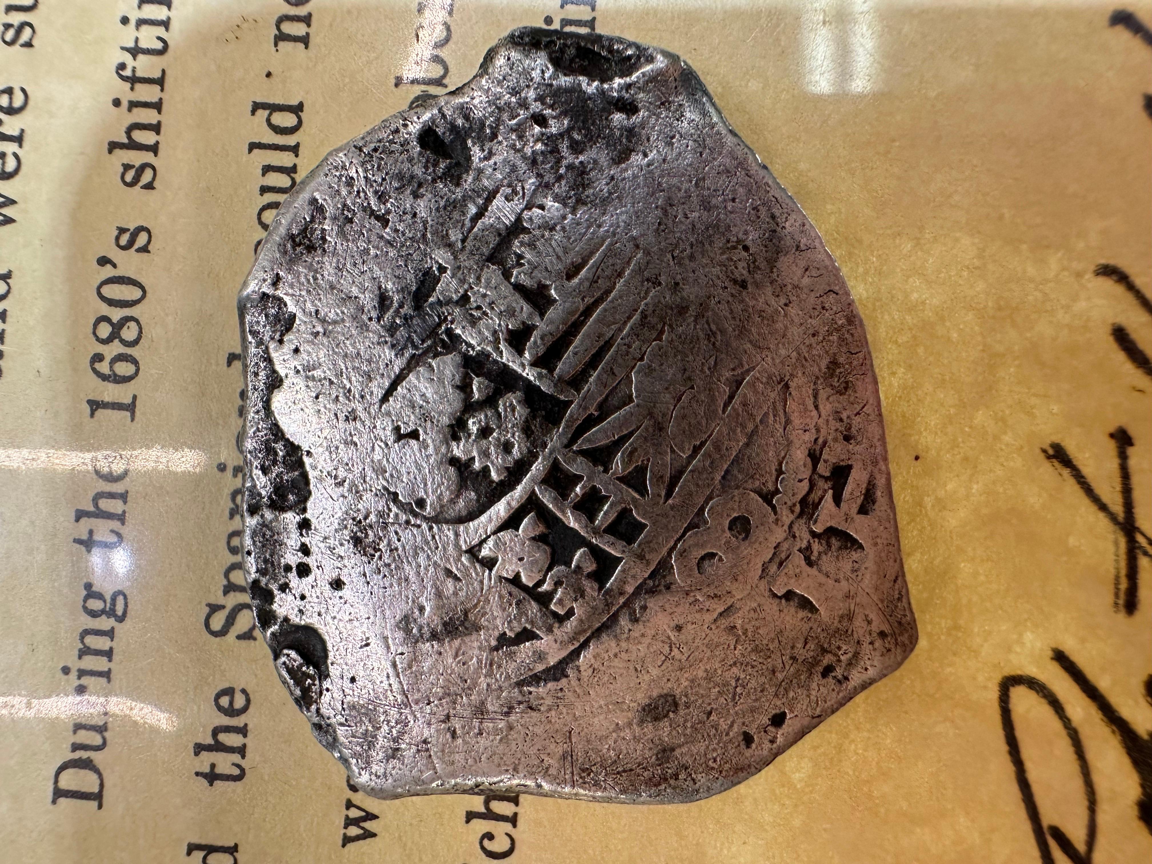 Nuestra Senora de las Marravillas 1656 8 reales coin EXTREMELY RARE In Excellent Condition For Sale In Jupiter, FL