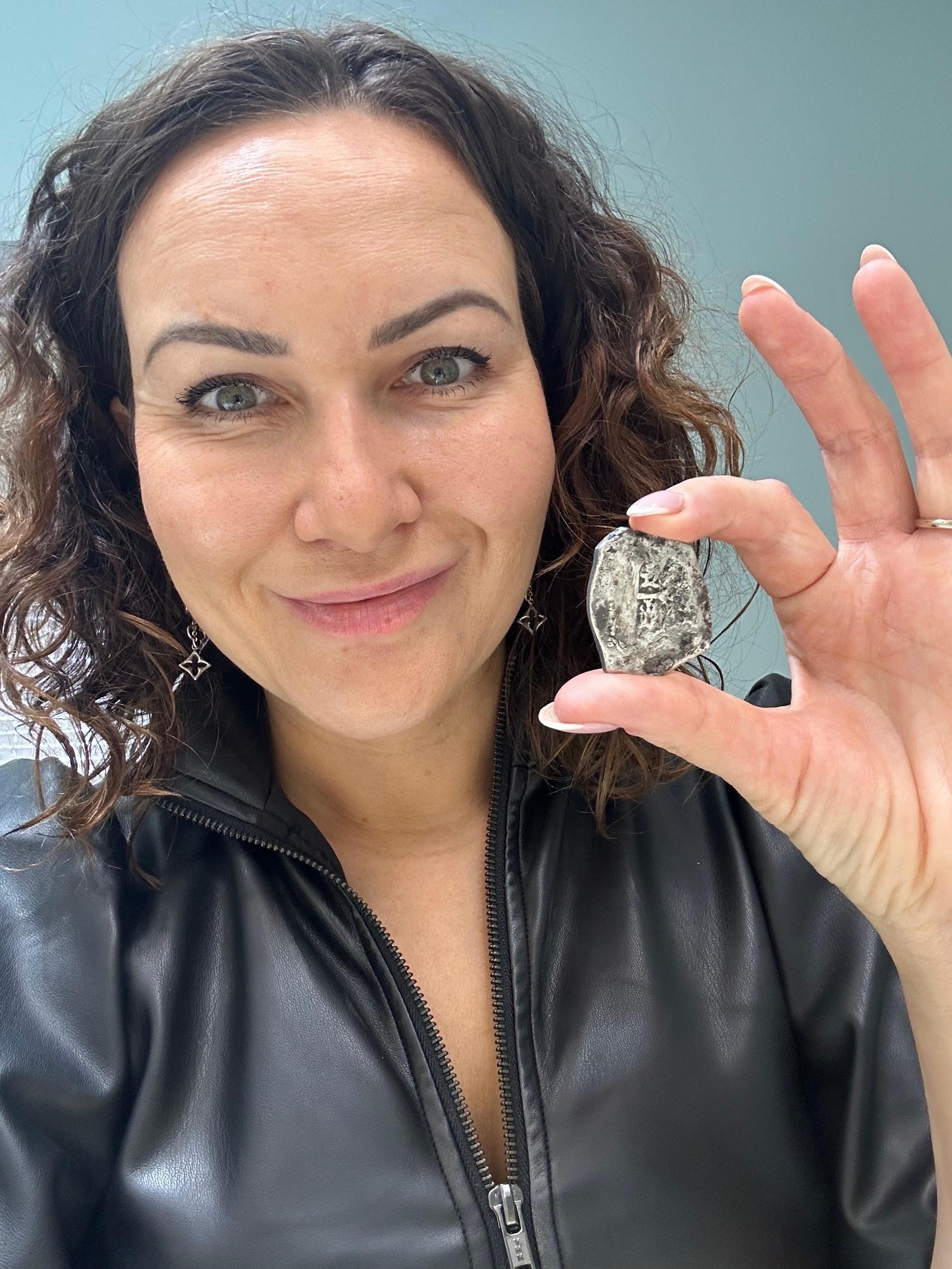 Nuestra Senora de las Marravillas 1656 8 reales coin EXTREMELY RARE For Sale 3