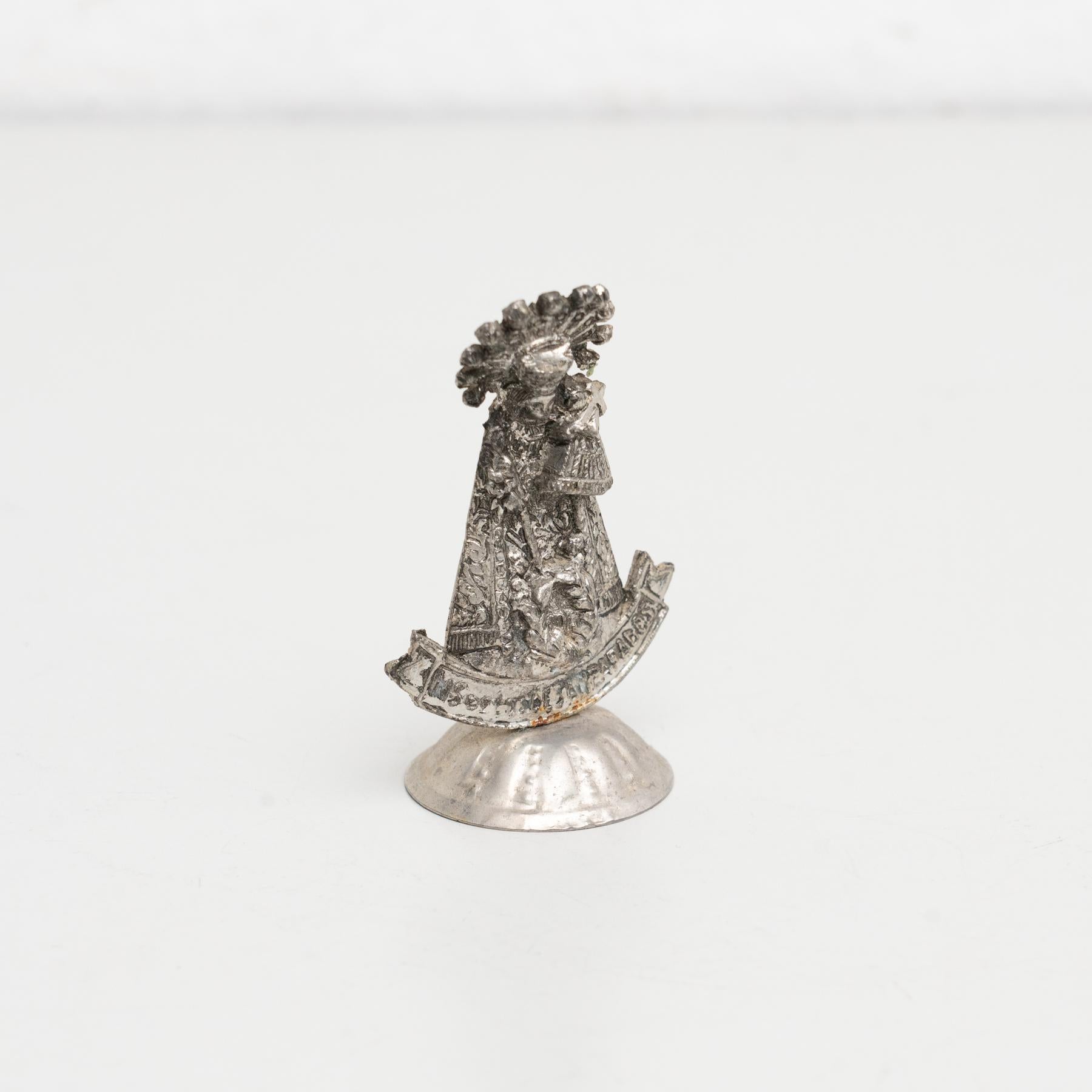 Espagnol Vierge traditionnelle en métal Nuestra Señora de los Desamparados, vers 1950 en vente