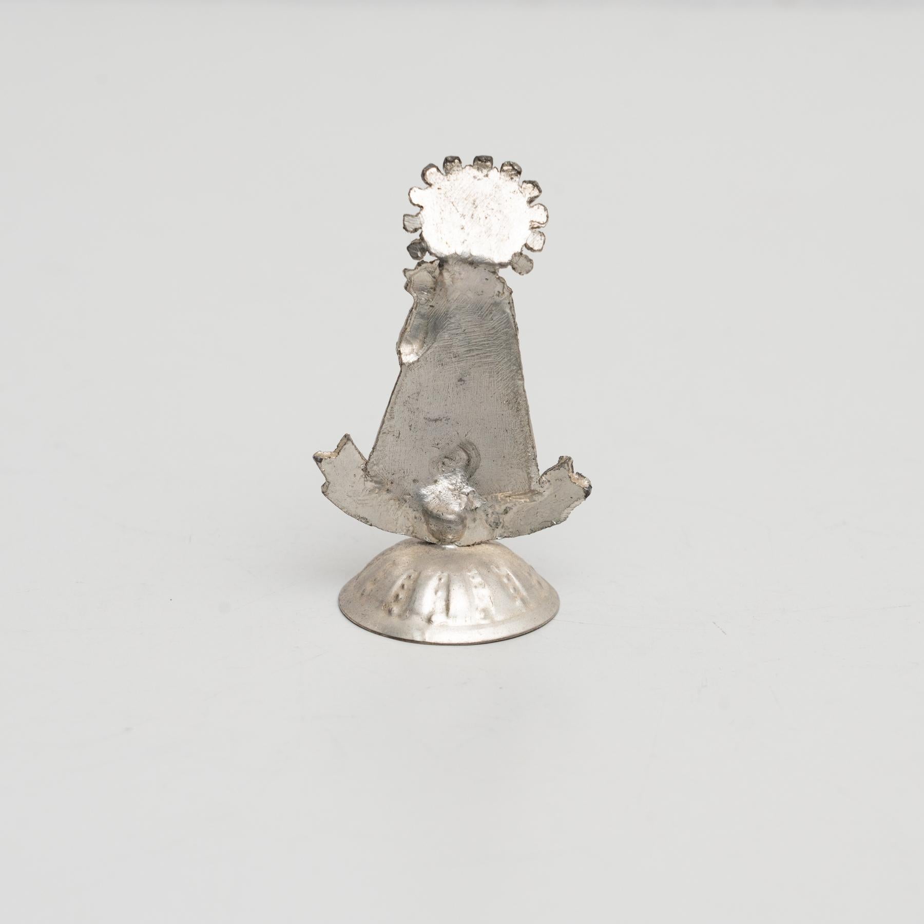 Métal Vierge traditionnelle en métal Nuestra Señora de los Desamparados, vers 1950 en vente
