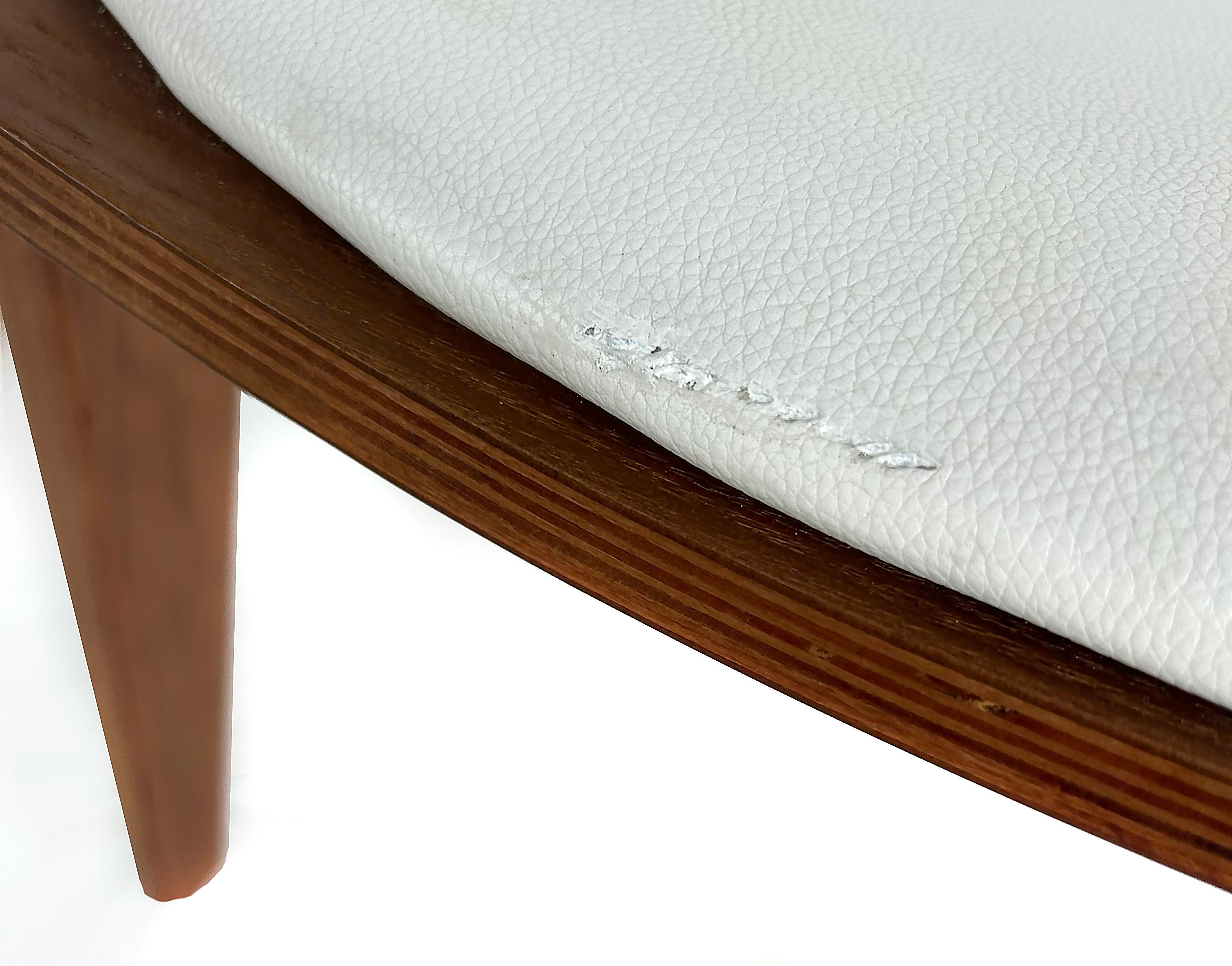 Chaise longue Artemis de Nuevo, structure en noyer américain en vente 7