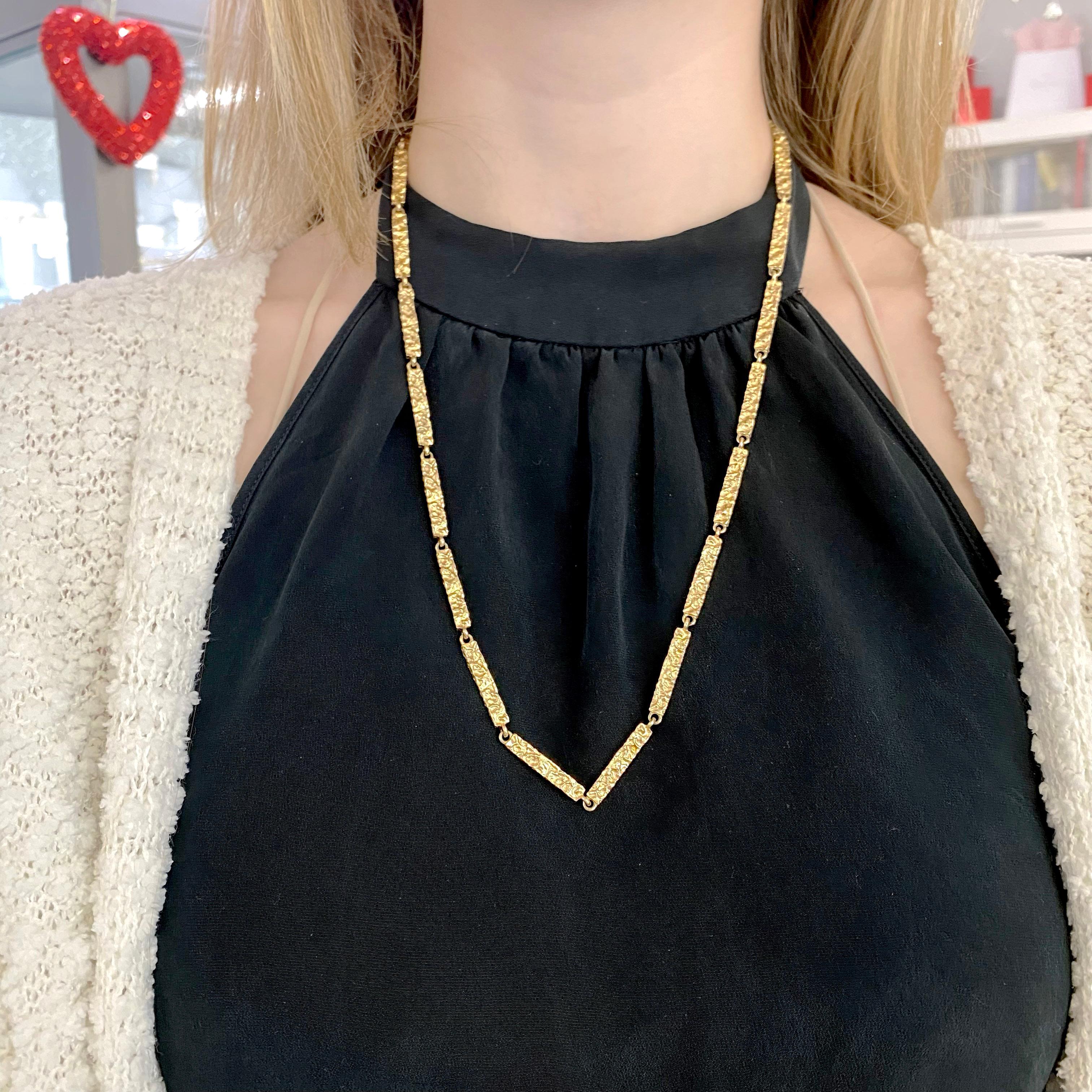 Big, gold jewelry is back and better than ever! Add this chain to your fine jewelry collection as your signature piece and wear it with everything! The details for this beautiful necklace are listed below:
Metal Quality: 14K
Chain Type: Fancy
Chain