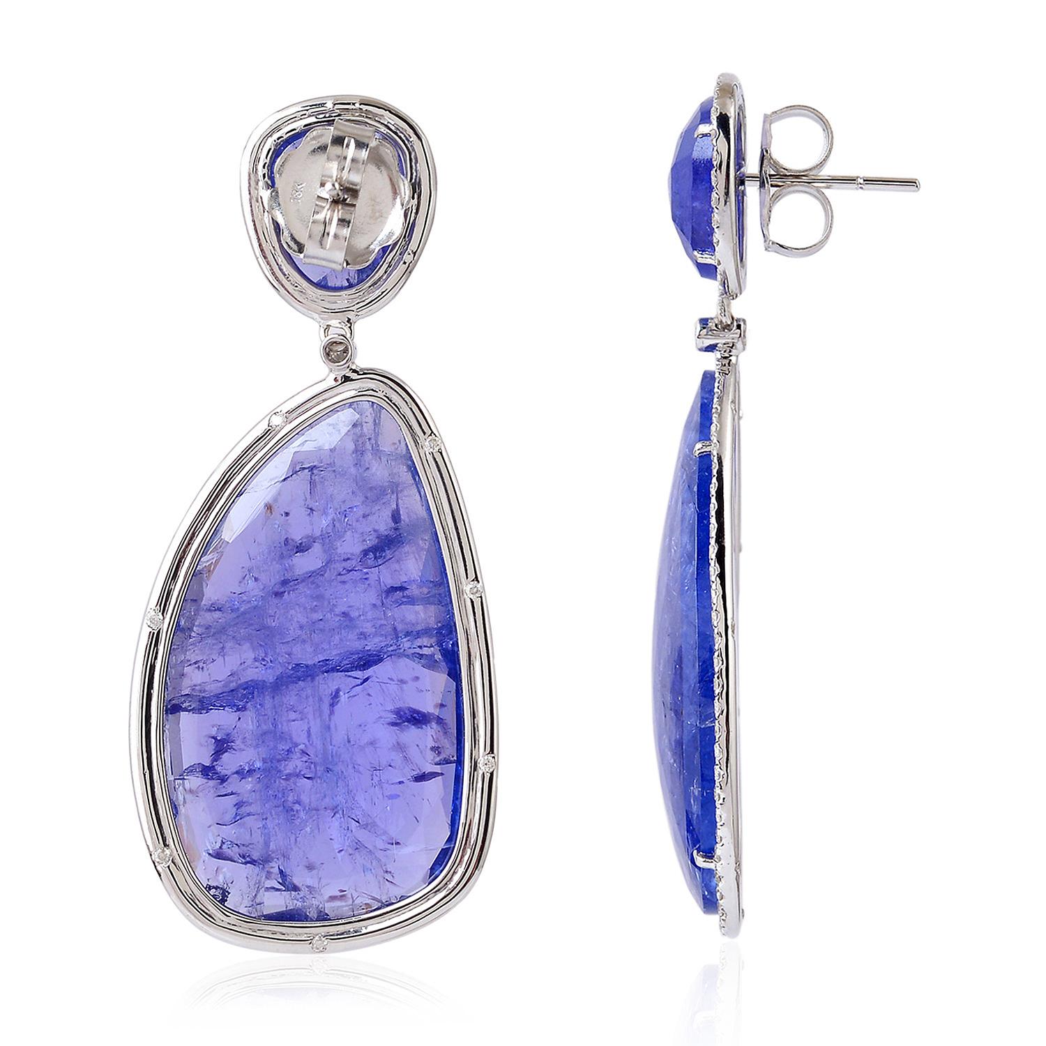 Artigiano Orecchini pendenti di tanzanite a forma di pepita con diamanti in oro bianco 18 carati in vendita