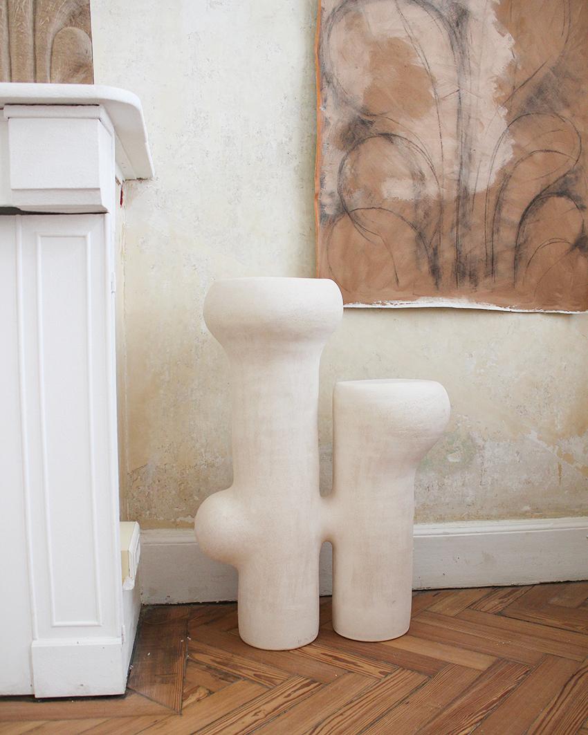 Nuit Blanche #30 Skulptur aus weißem Steingut von Elisa Uberti im Zustand „Neu“ im Angebot in Geneve, CH