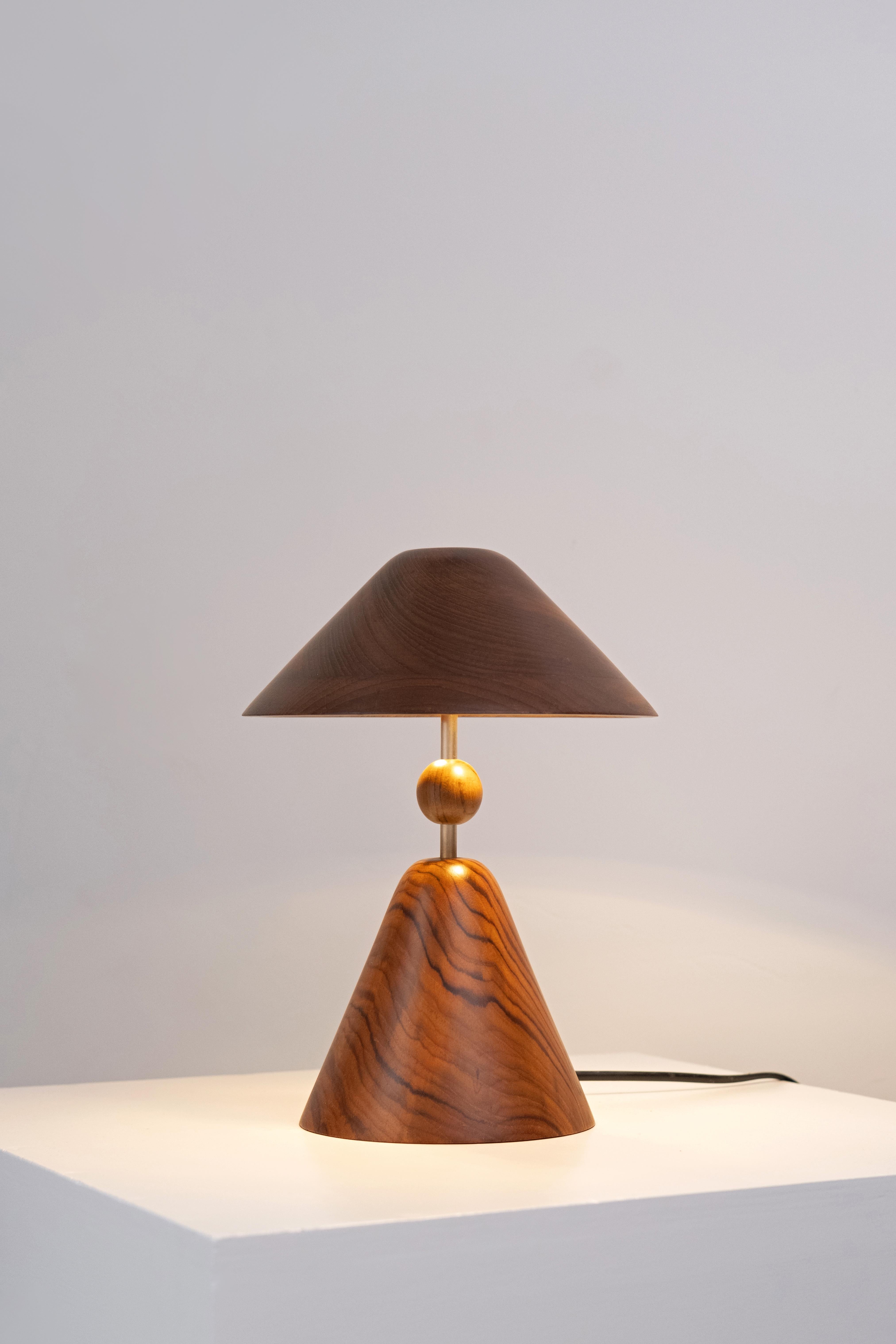 Postmoderne Lampe de table Nuit de Studio Indigene en vente