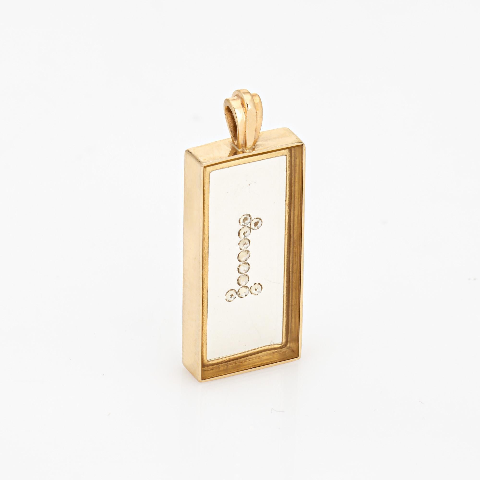 Taille ronde Pendentif vintage numéro 1 en or jaune 14 carats avec cubes de diamants flottants en vente