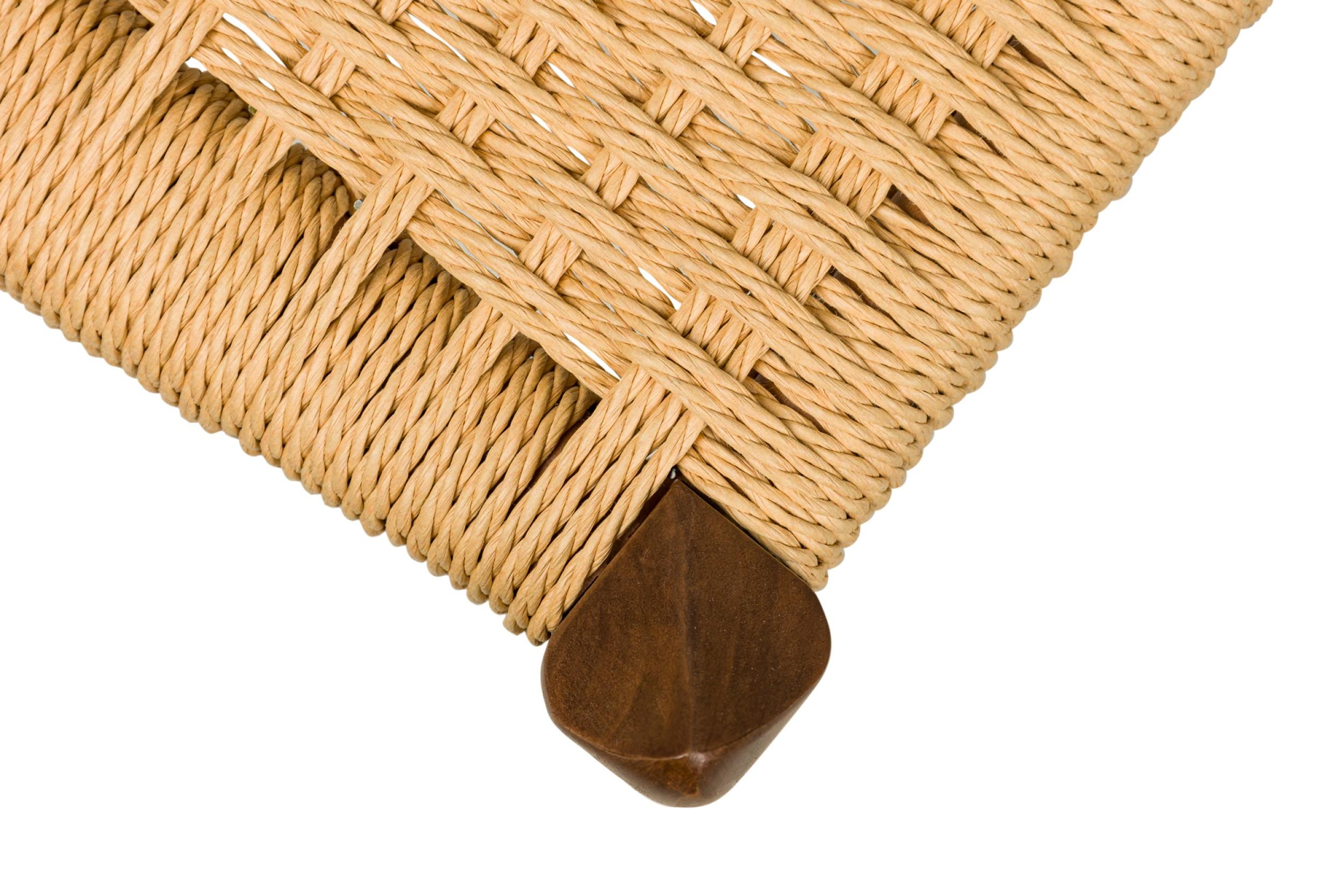 Bois Chaise de salle à manger Nuno en noyer avec assise en corde en vente