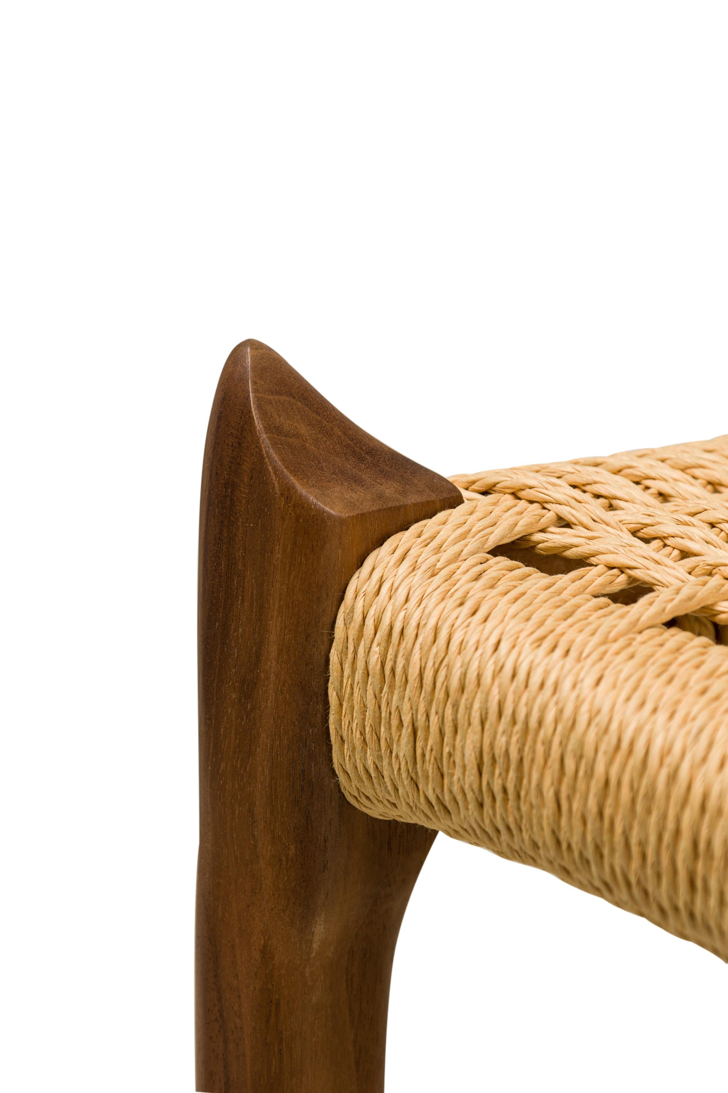 Chaise de salle à manger Nuno en noyer avec assise en corde en vente 1