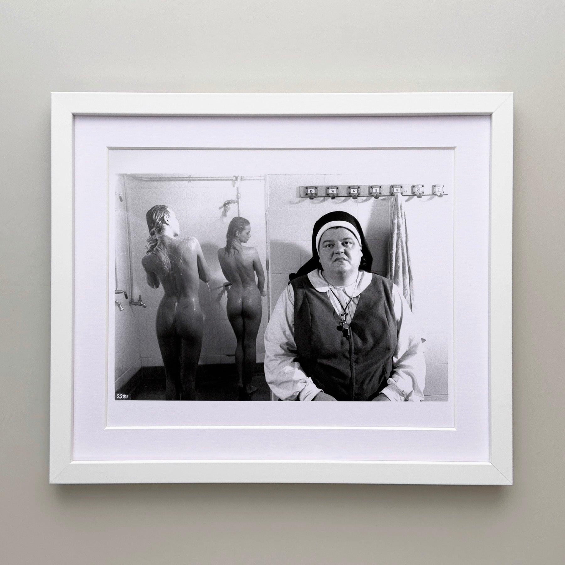 Américain Nuns on the Run 1990 Publicity Film Movie Press Still Framed en vente