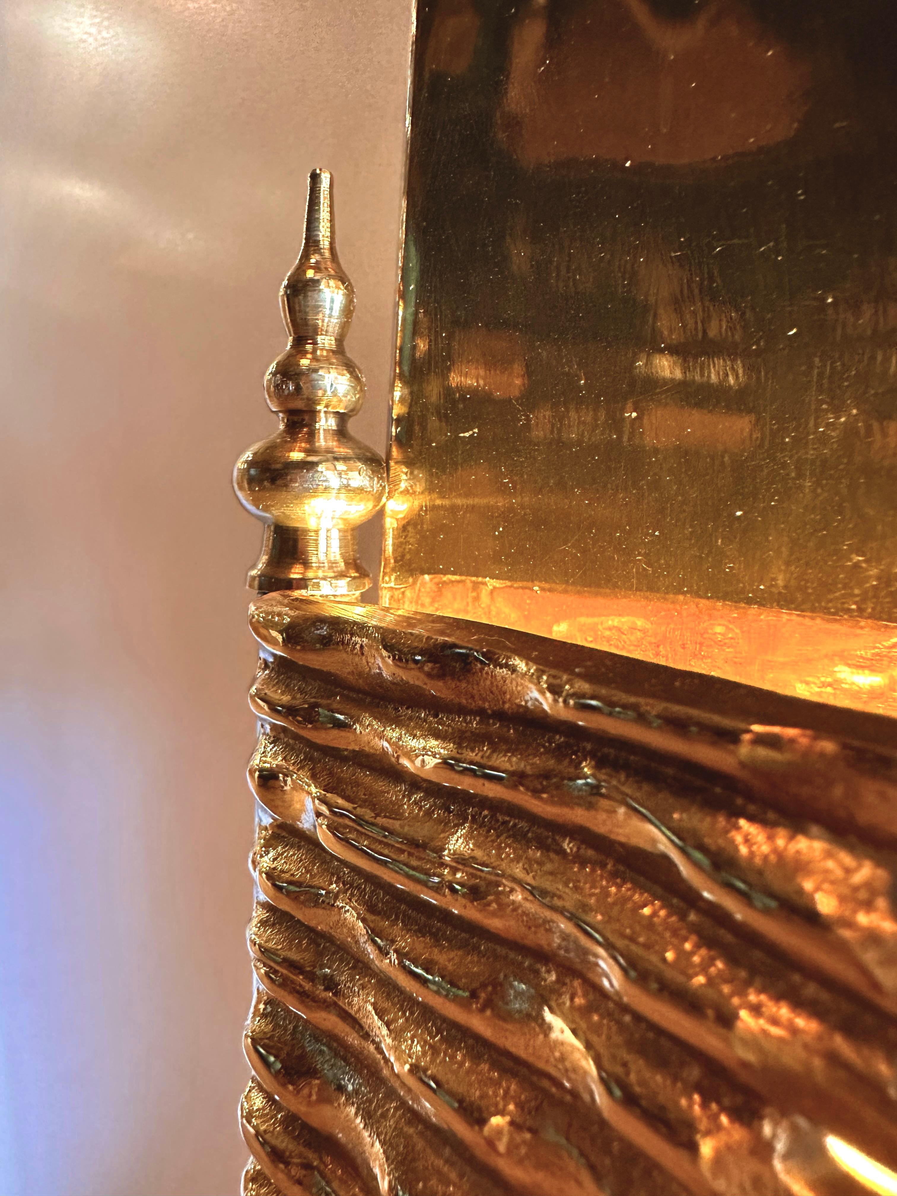 Nuoro Sculptural Brass Casting Wall Sconce In New Condition For Sale In İstiklal, TR