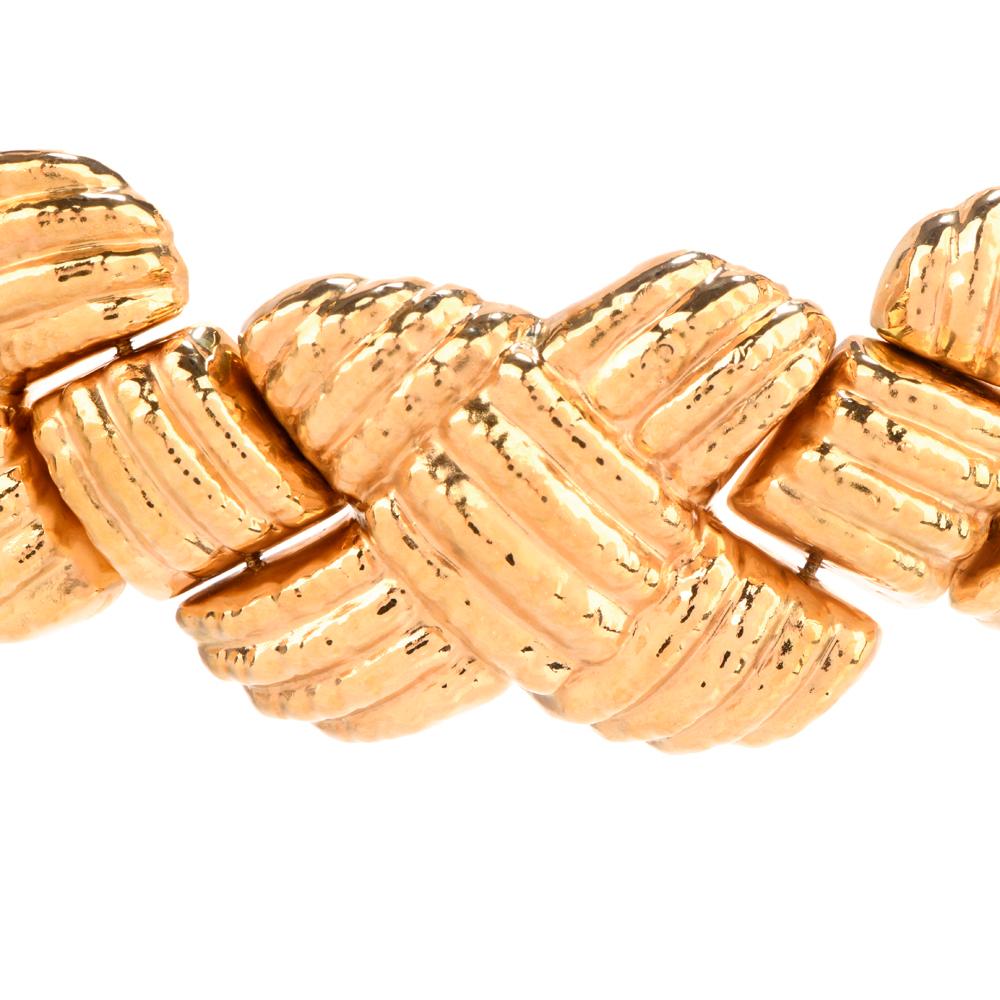 Moderne Nuovi Gioielli Collier choker italien large en or 18 carats à maillons entrecroisés en vente