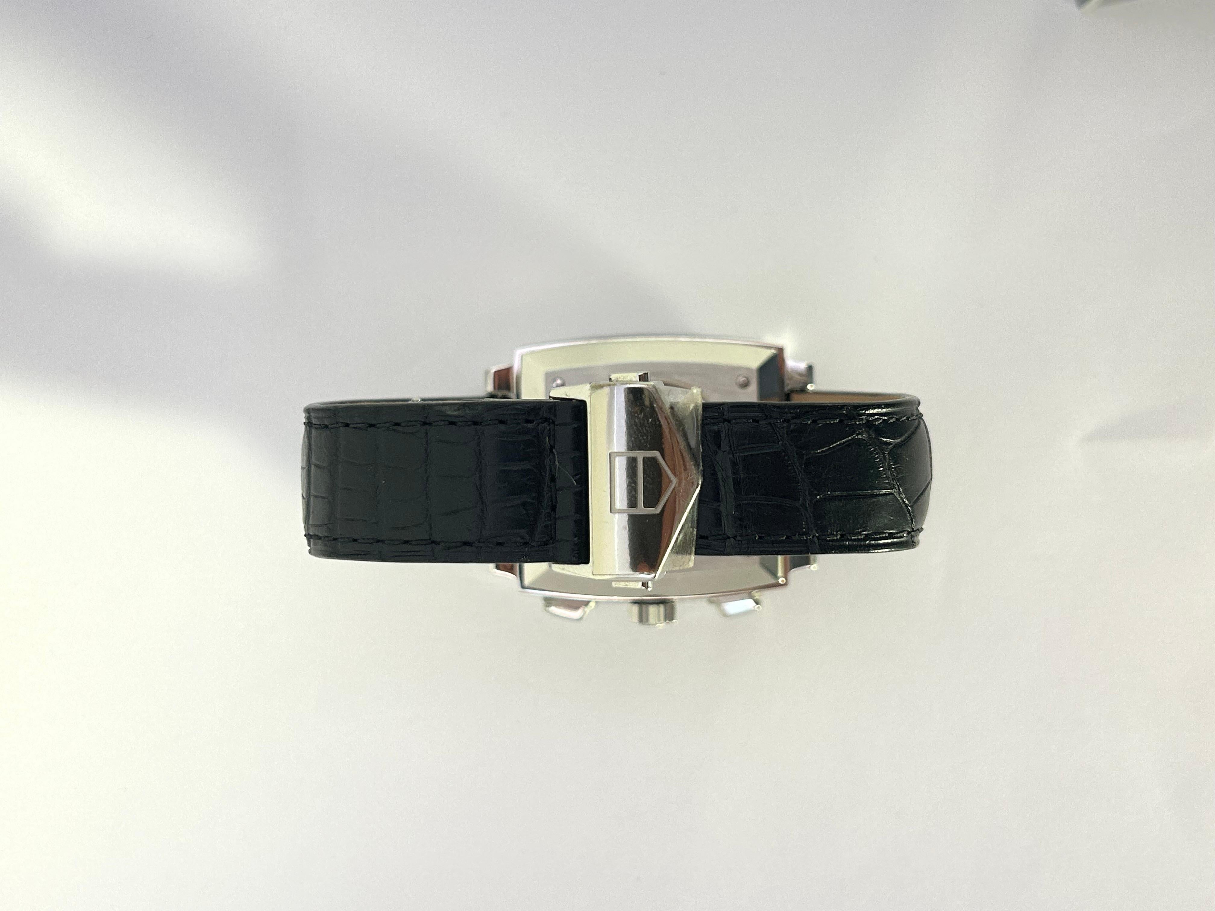 Nouveau chronographe automatique Tag Heuer Monaco  Cal.12 ref. CAW2110 2
