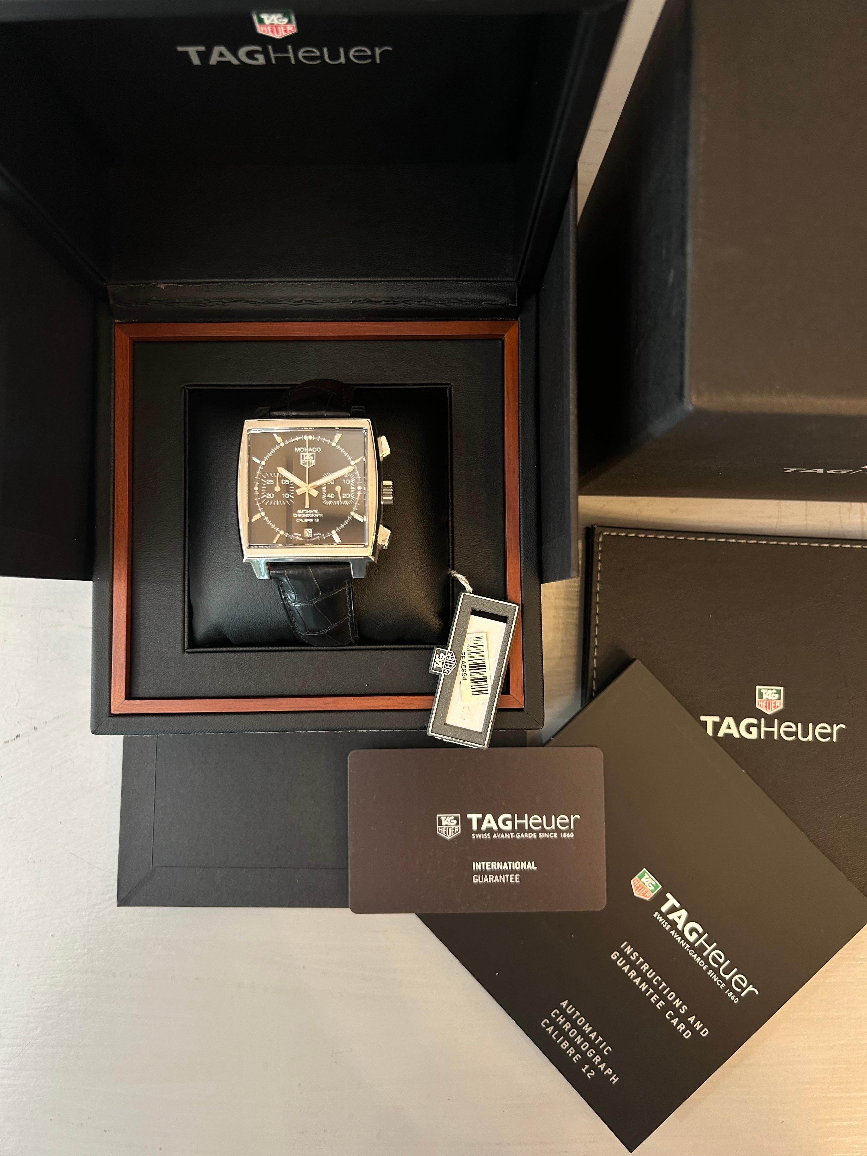 Nouveau chronographe automatique Tag Heuer Monaco  Cal.12 ref. CAW2110 4