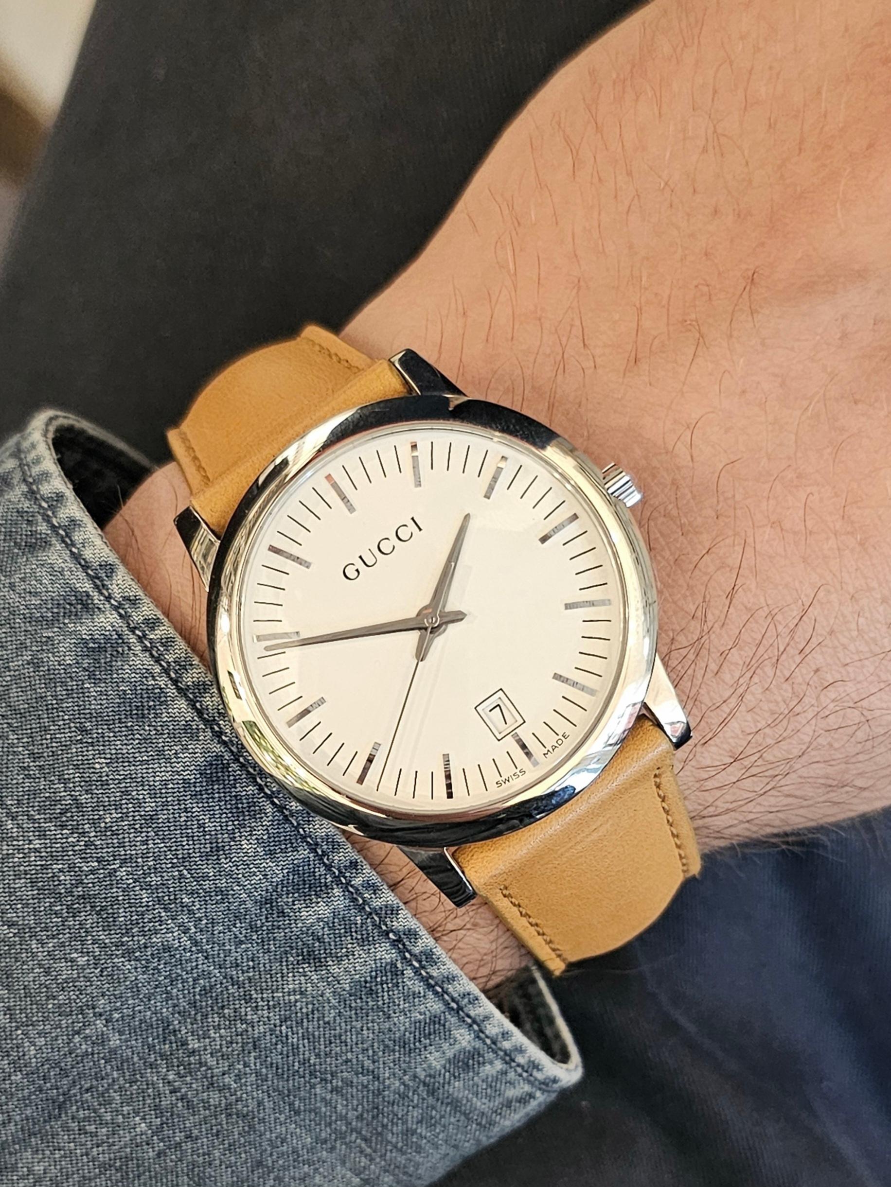 Modern New Gucci 40mm stainless steel quartz watch For Sale