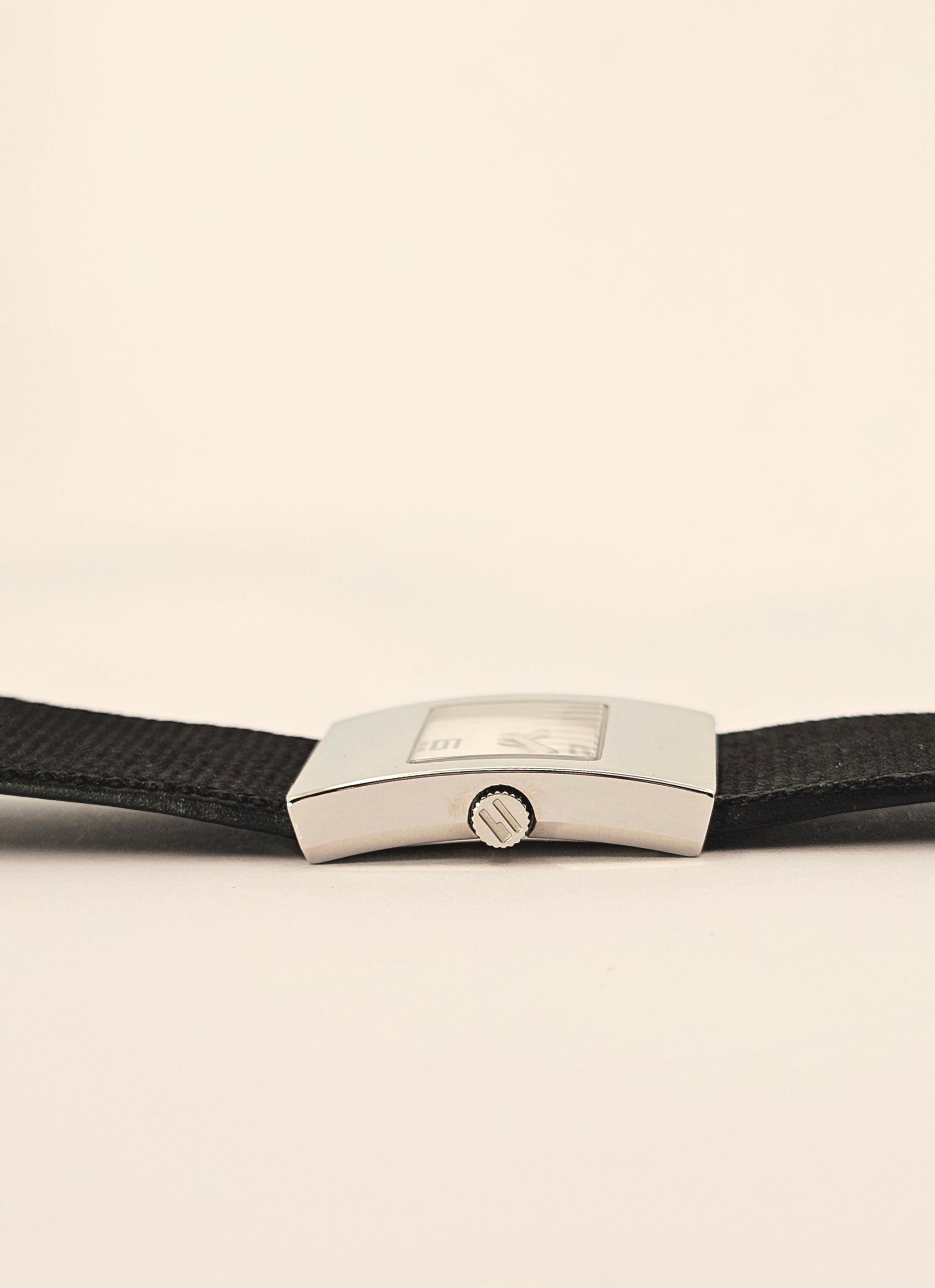 Nouvelle montre Gucci  quartz en acier inoxydable fabriqué en Suisse Unisexe en vente