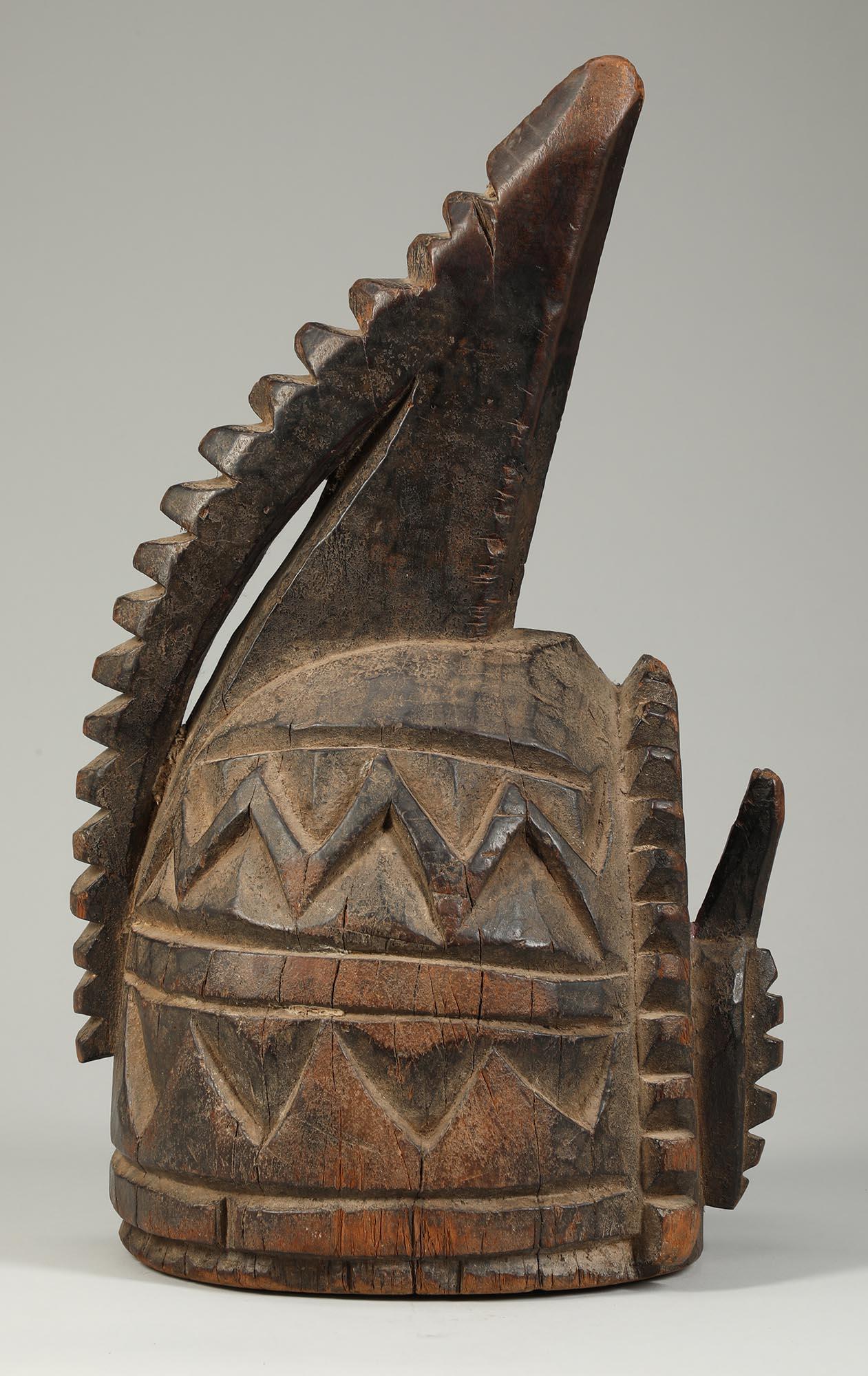 Tribal Nupe Helmet Shaped Shrine Wood Floor Polisher West Africa AHDRC 0193023