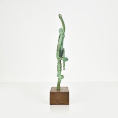 Scultura di guerriero in bronzo nuragico stile età del bronzo sardo Italia anni '60