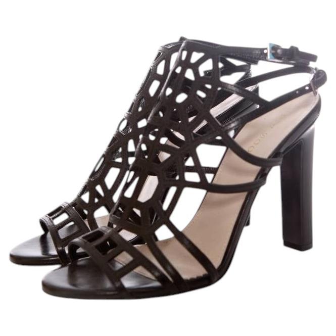 Nursace, sandales en cuir noir taille 39 en vente