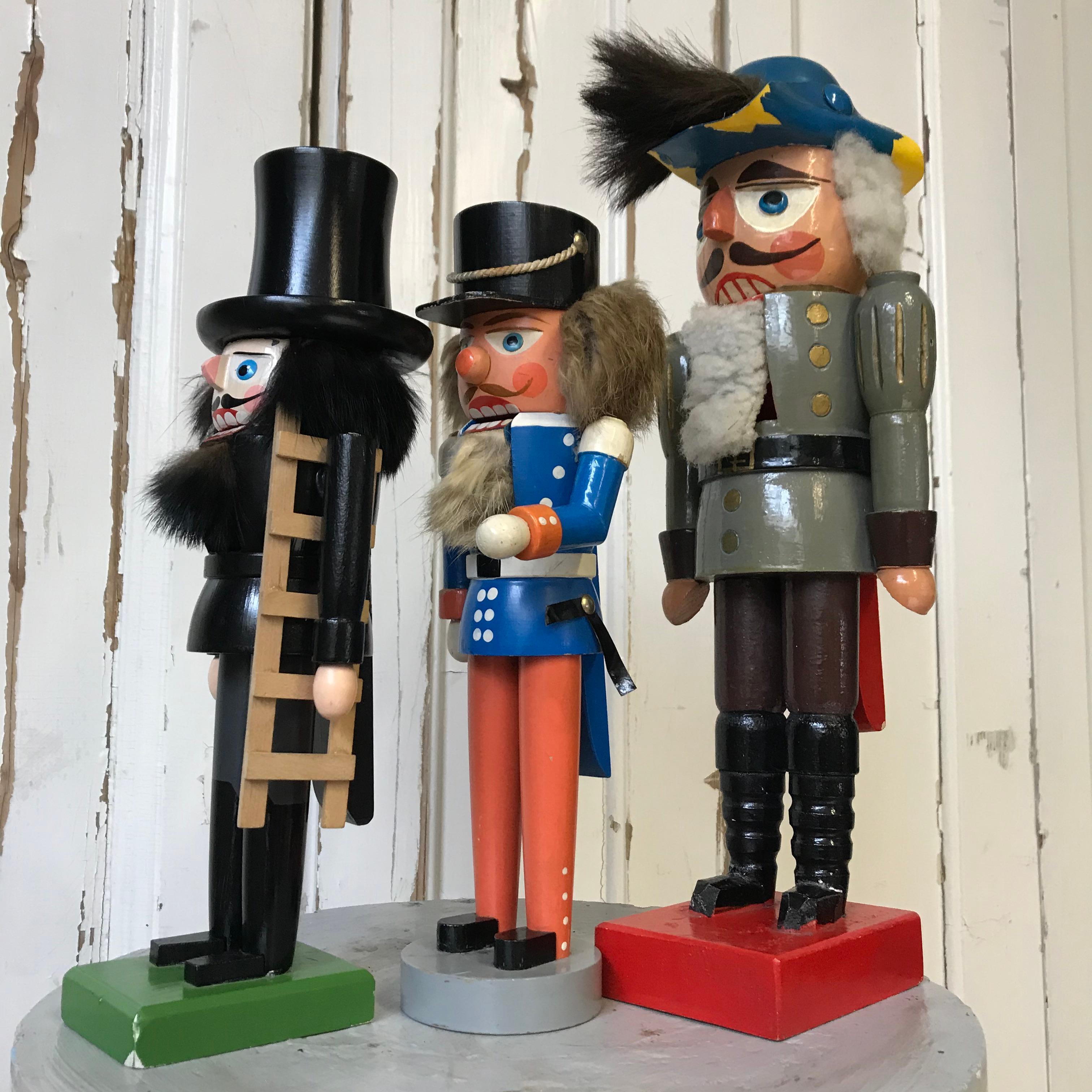 Nutcracker in Red and Blue uniform For Sale 1