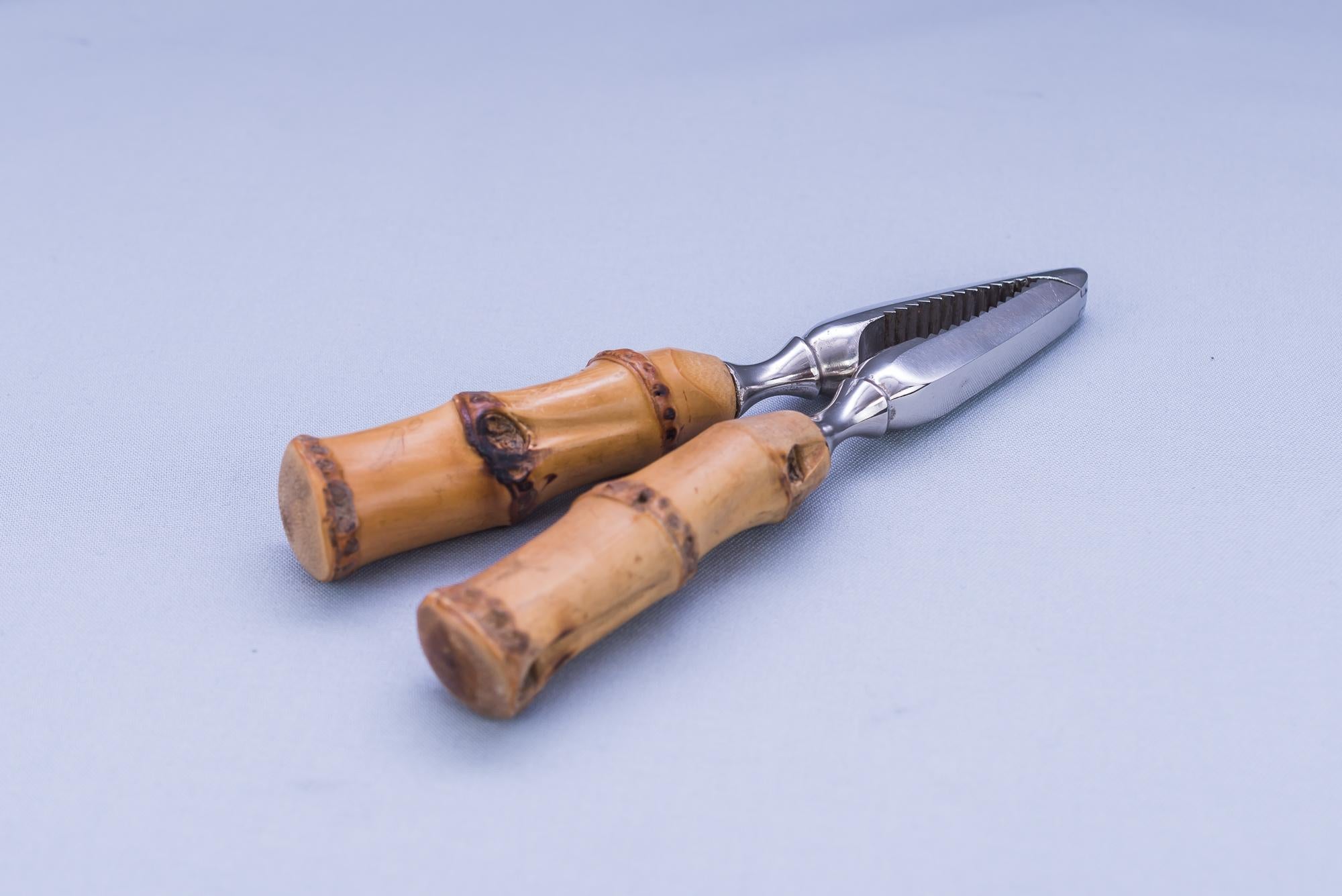 Nutcracker with bamboo handle vienna circa 1950s (Nickel-Plated).
Original condition.
      