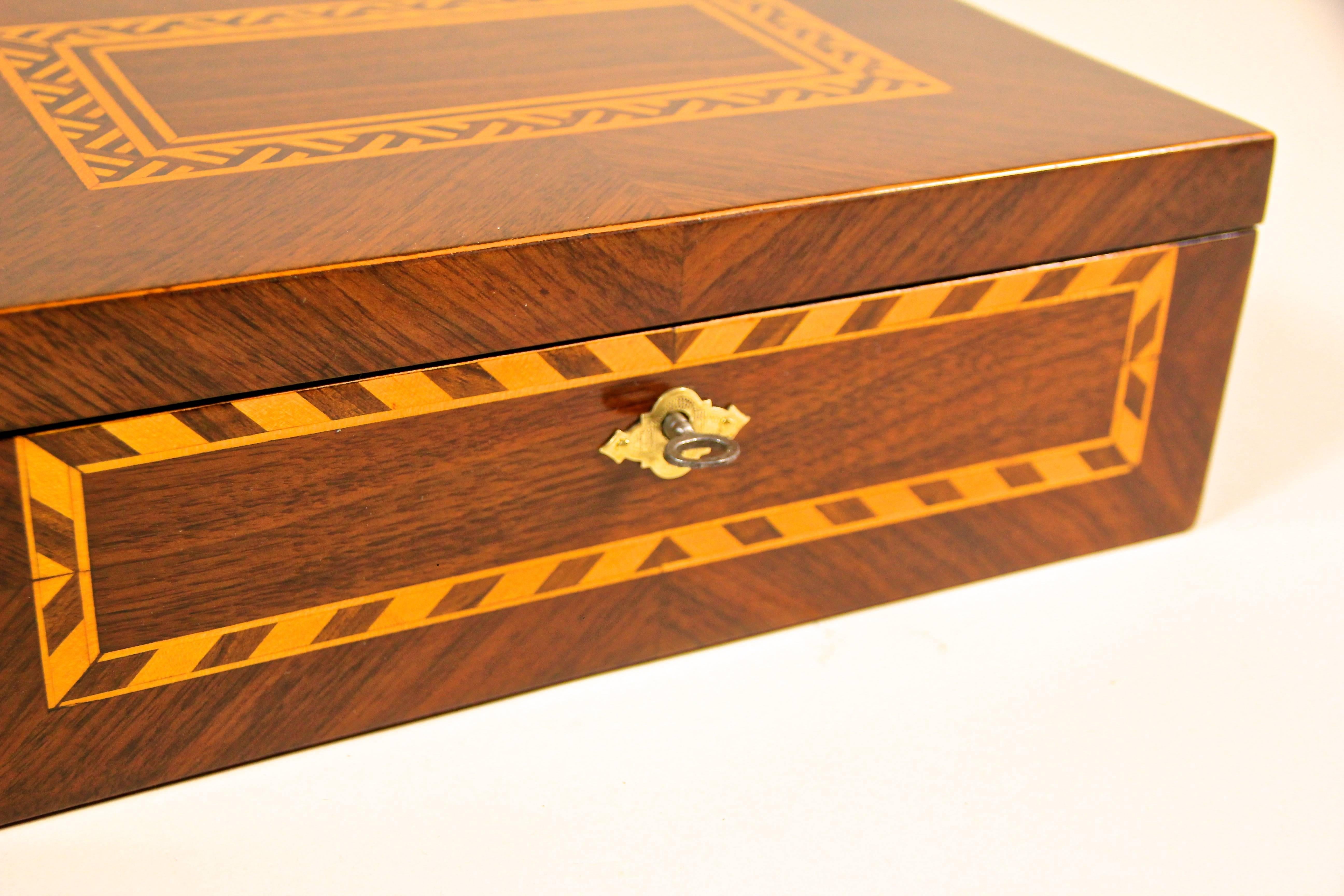 20th Century Nutwood Box with Marquetry Work Art Nouveau, Austria, circa 1910