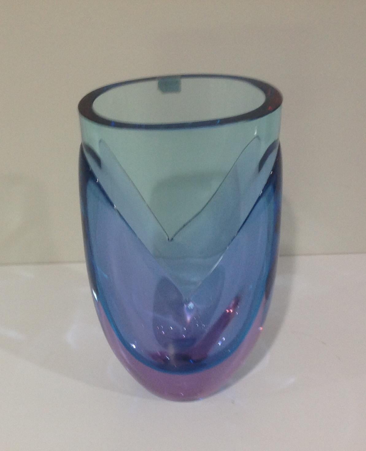 Mid-20th Century Nuutajarvi Nottsjo Signed Vibrant Color Art Glass Vase For Sale