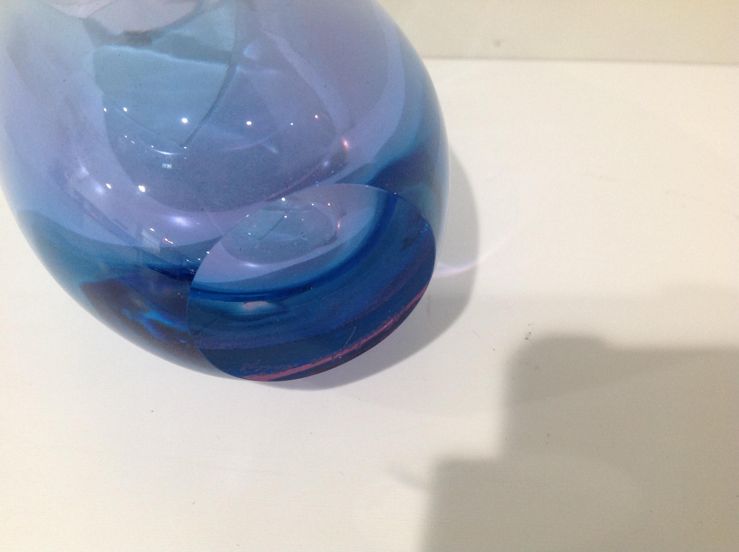 Nuutajarvi Nottsjo Signed Vibrant Color Art Glass Vase For Sale 1