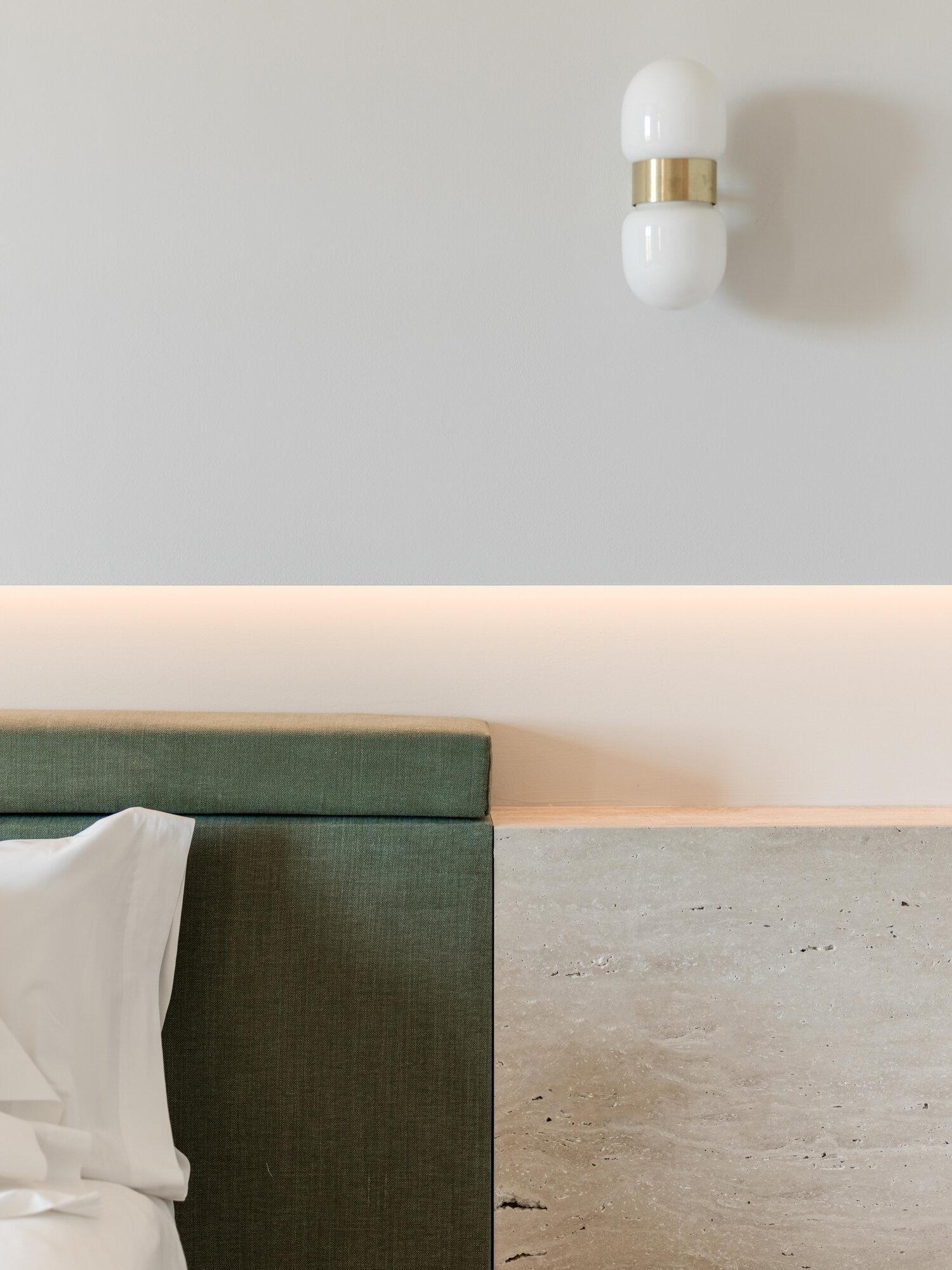Contemporary Nuvol Double Brass Wall Light by Contain