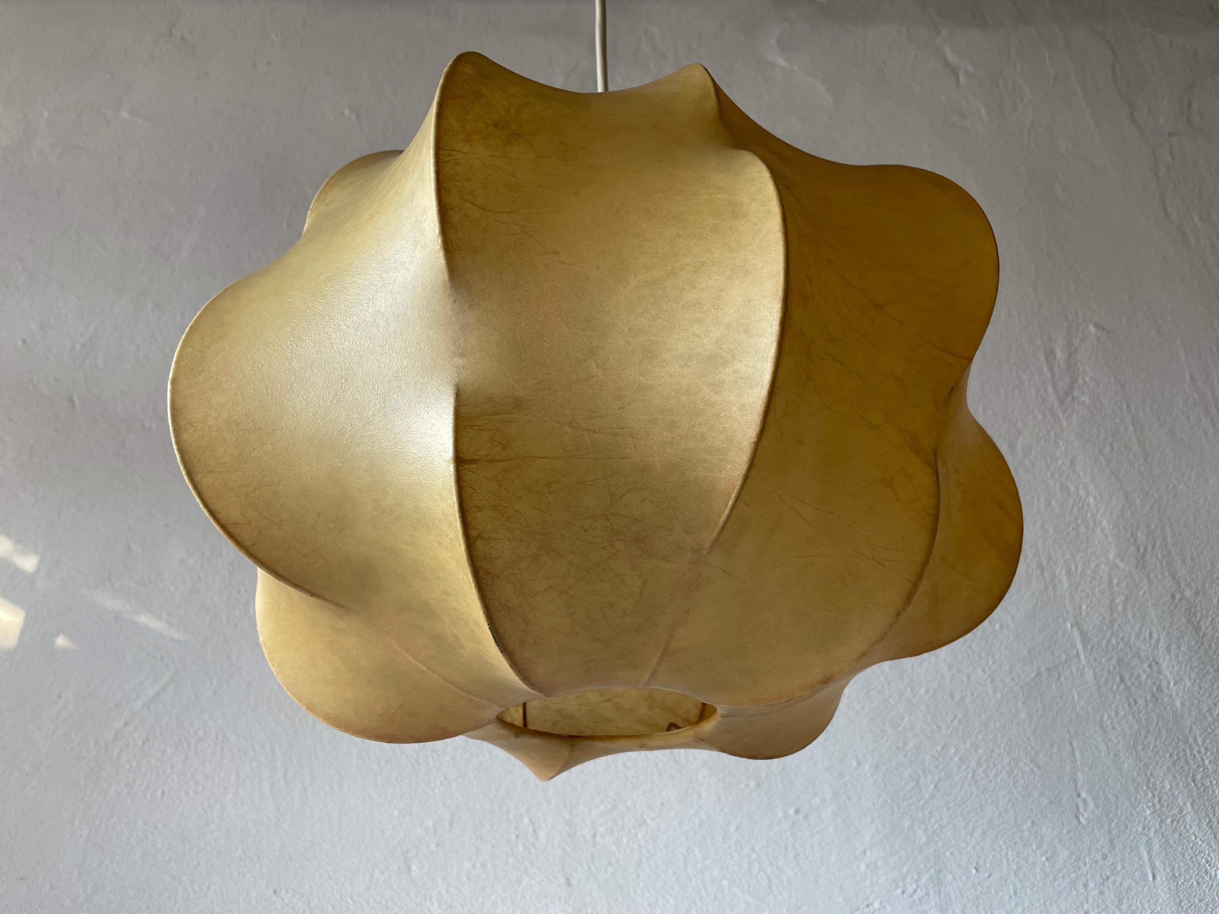 Nuvola model cocoon suspension pendant lamp by Tobia Scarpa for Flos, 1960s, Italy
 
Lampshade is in very good vintage condition.

This lamp works with E27 light bulb. Max 100W
Wired and suitable to use with 220V and 110V for all