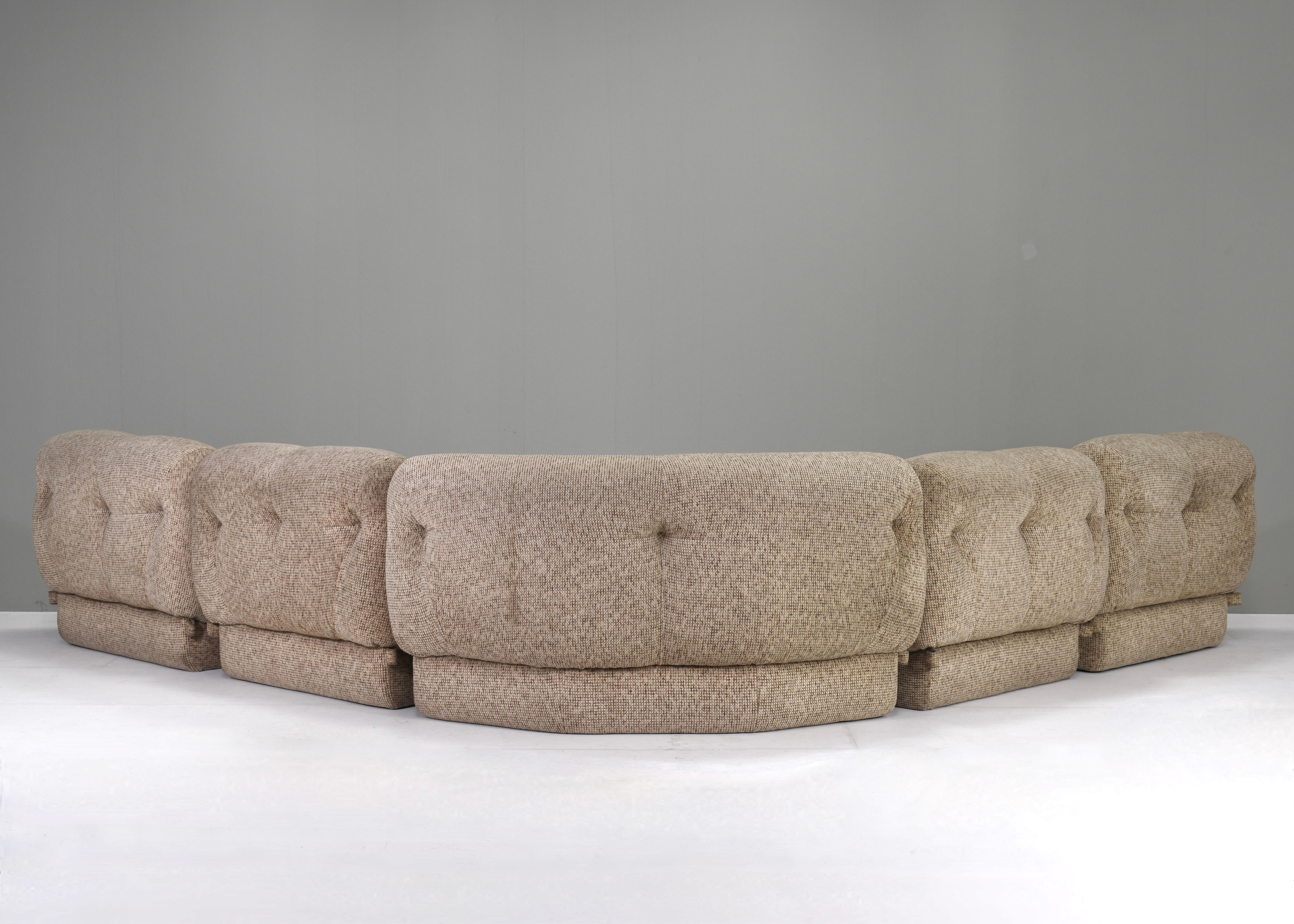 Wool Nuvolone sofa by Rino Maturi for Mimi Padova – Italy, circa 1970 For Sale