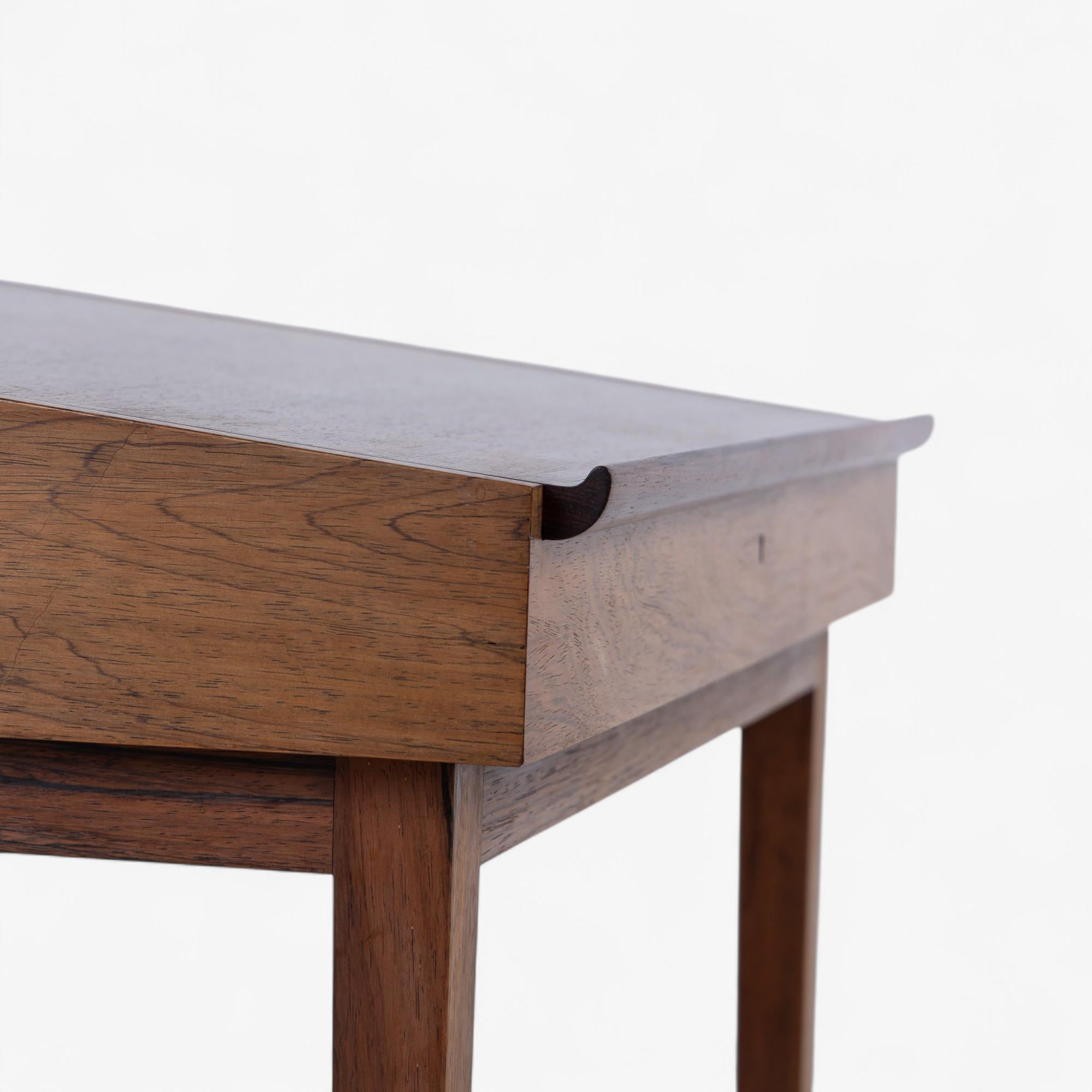 NV 40 - Escritorio de palisandro de Finn Juhl en venta 3