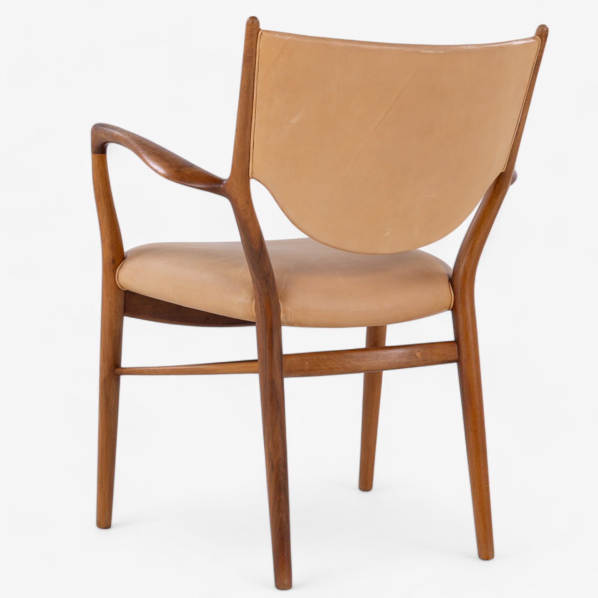 NV 46 - sillón de nogal de Finn Juhl Moderno de mediados de siglo en venta
