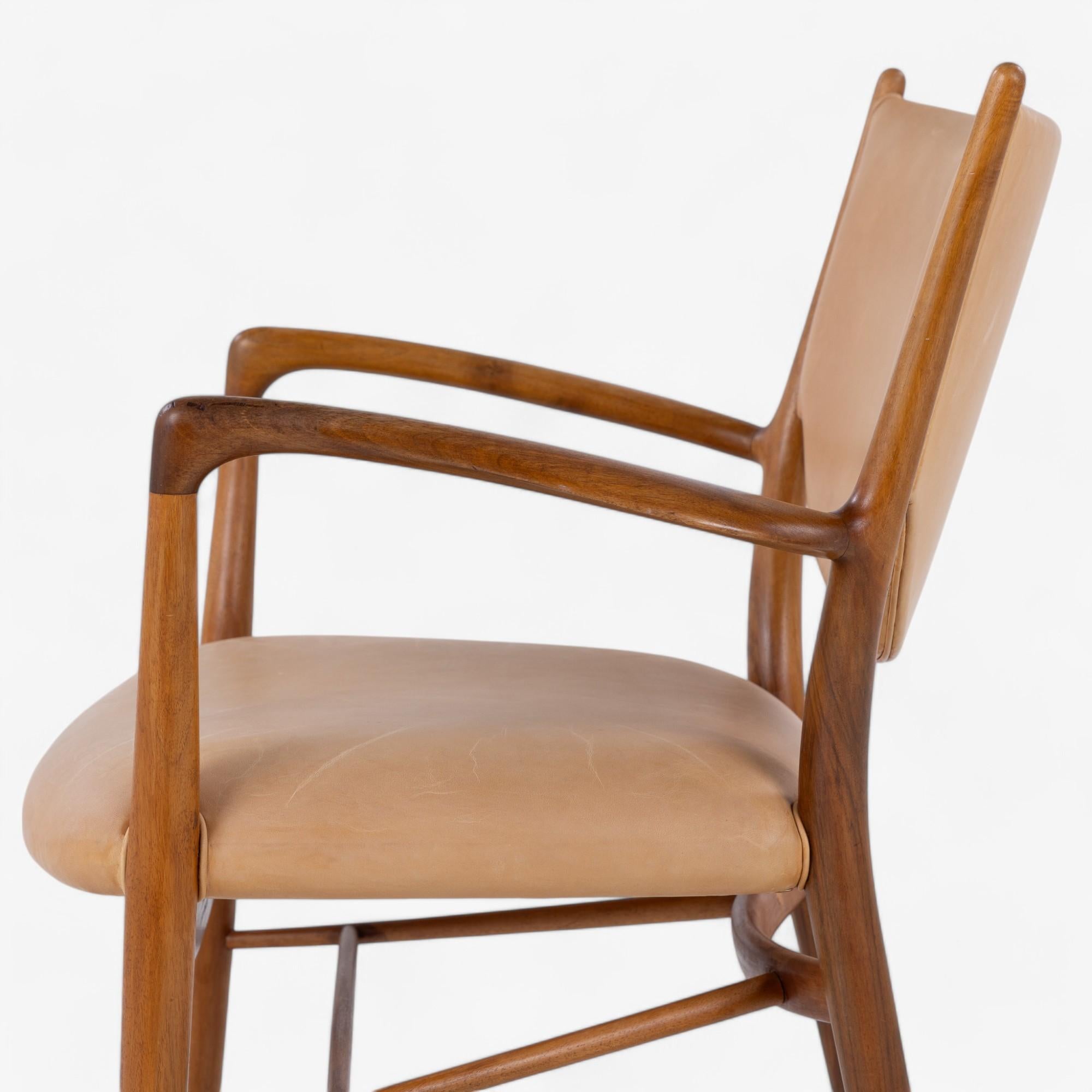 NV 46 - sillón de nogal de Finn Juhl siglo XX en venta