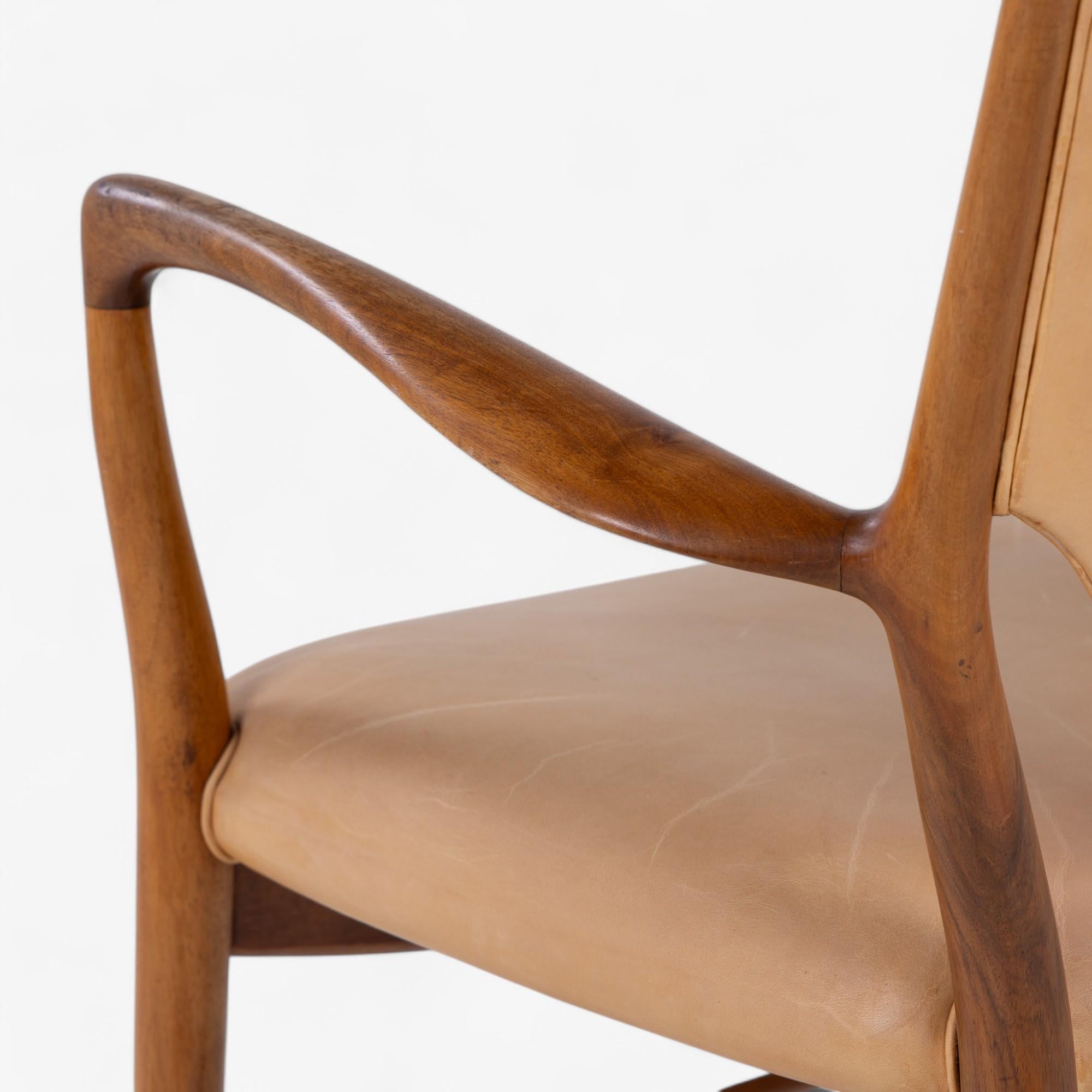 NV 46 - sillón de nogal de Finn Juhl Cuero en venta