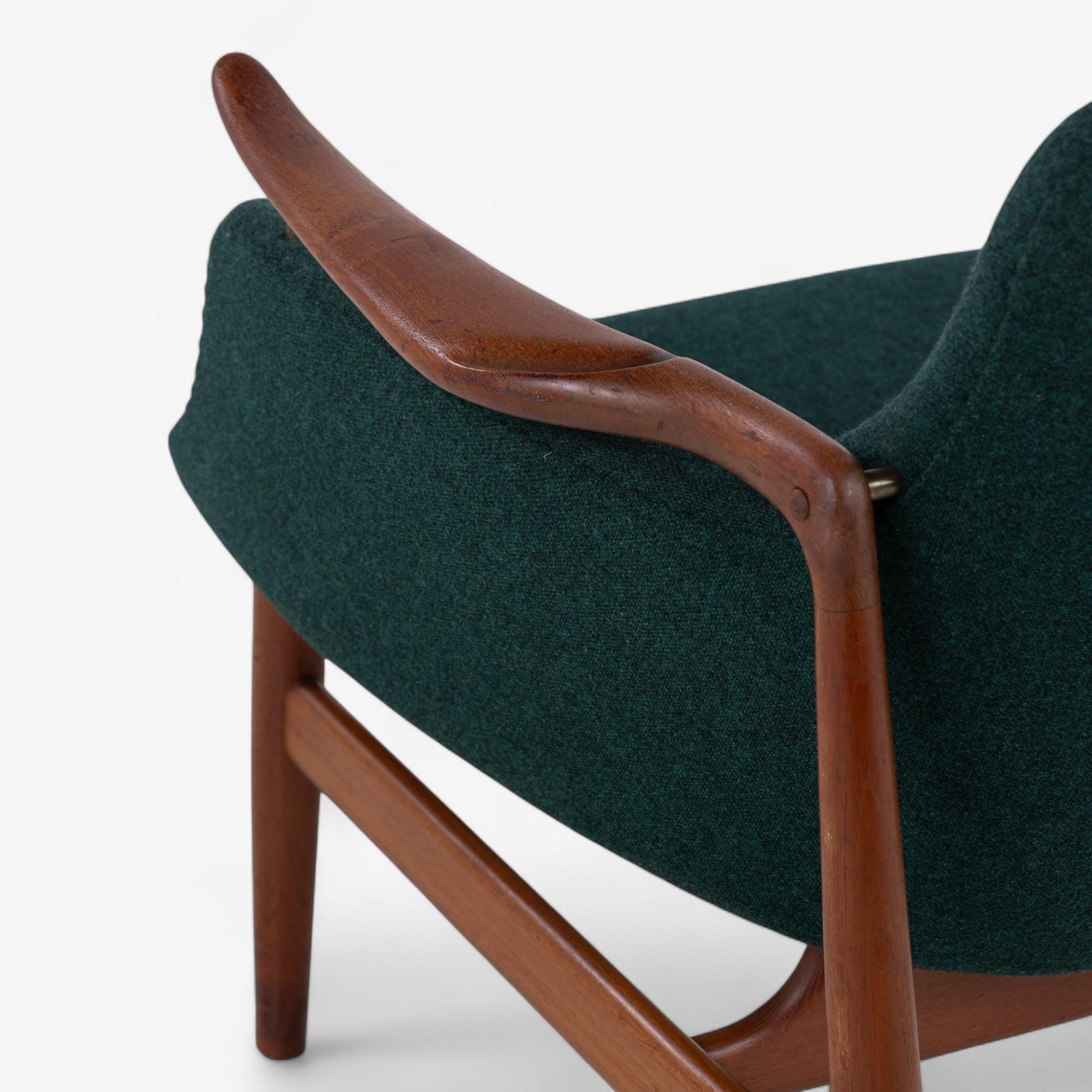 NV 53 - Sessel aus massivem Teakholz von Finn Juhl (Dänisch) im Angebot