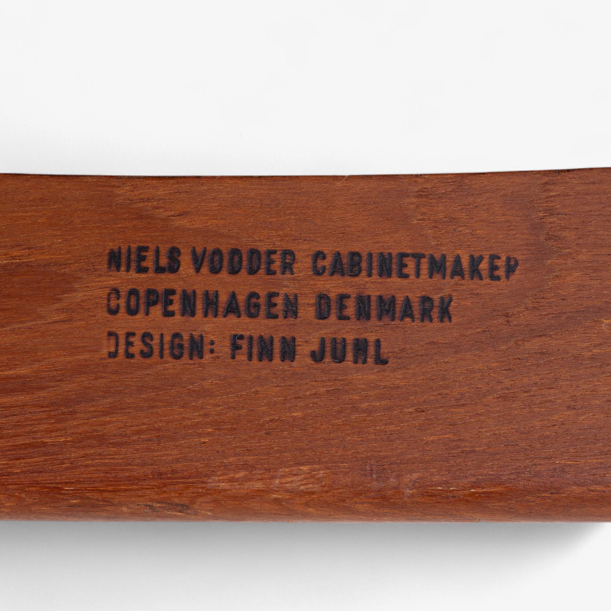 NV 53 - Sessel aus massivem Teakholz von Finn Juhl (Stoff) im Angebot