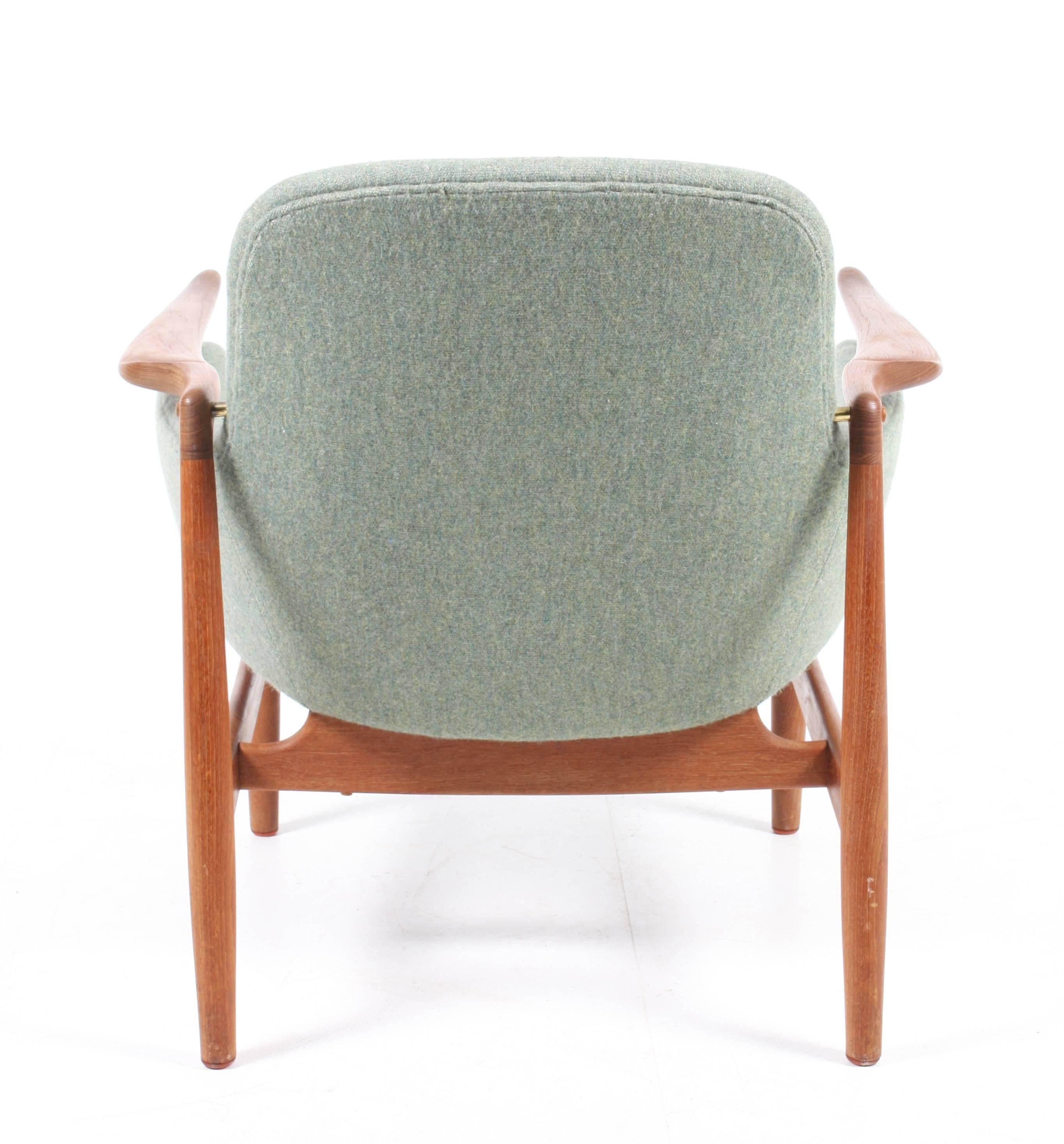 NV53 Lounge Chair by Finn Juhl In Excellent Condition In Lejre, DK