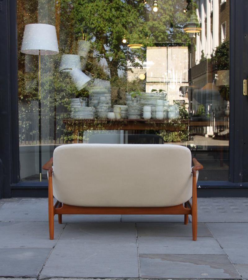 NV53 Two Seater Sofa by Finn Juhl For Sale 2